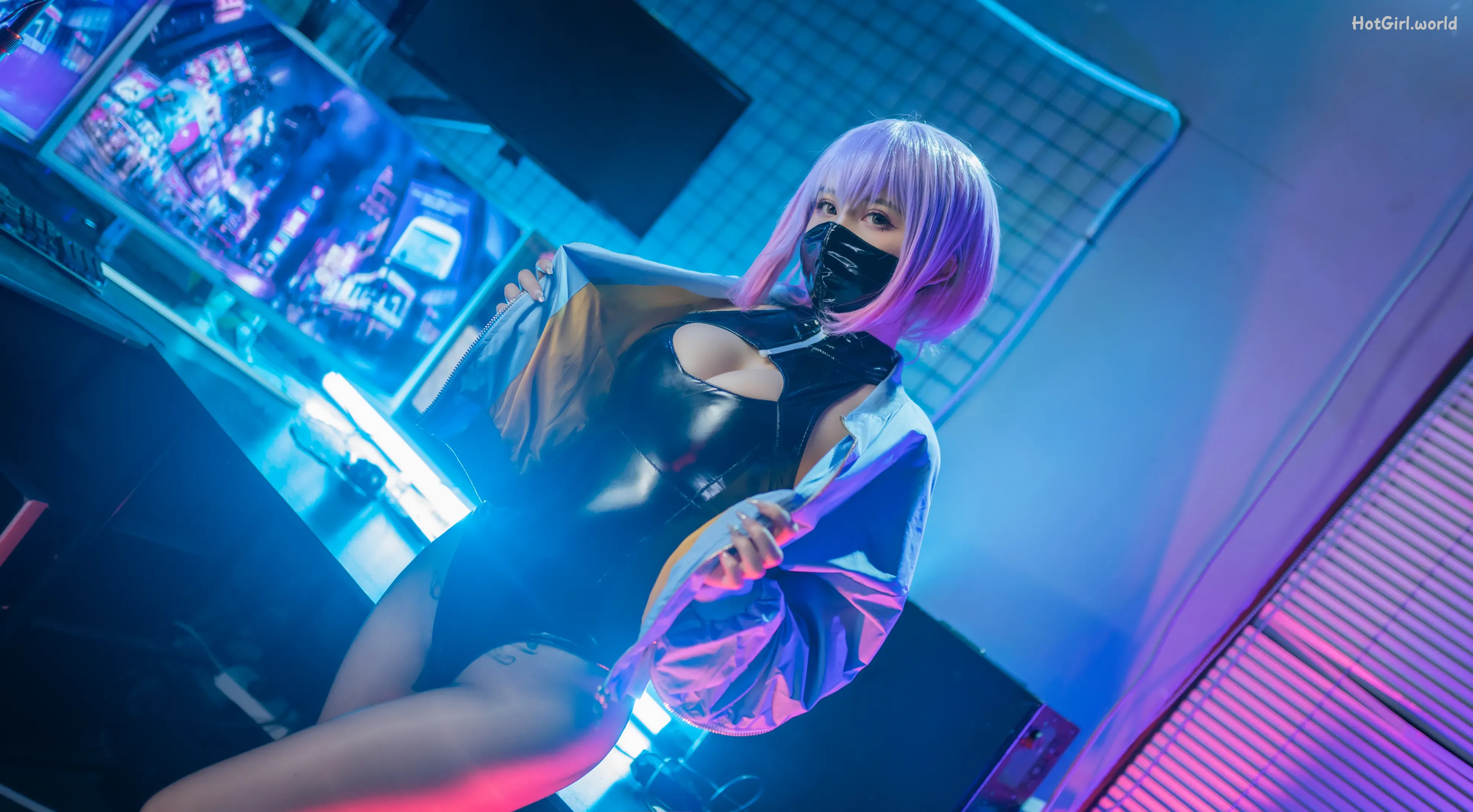 0003_hotgirl.world.webp