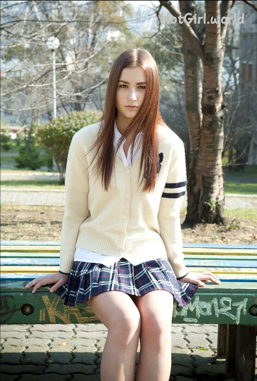 0008_hotgirl.world.webp