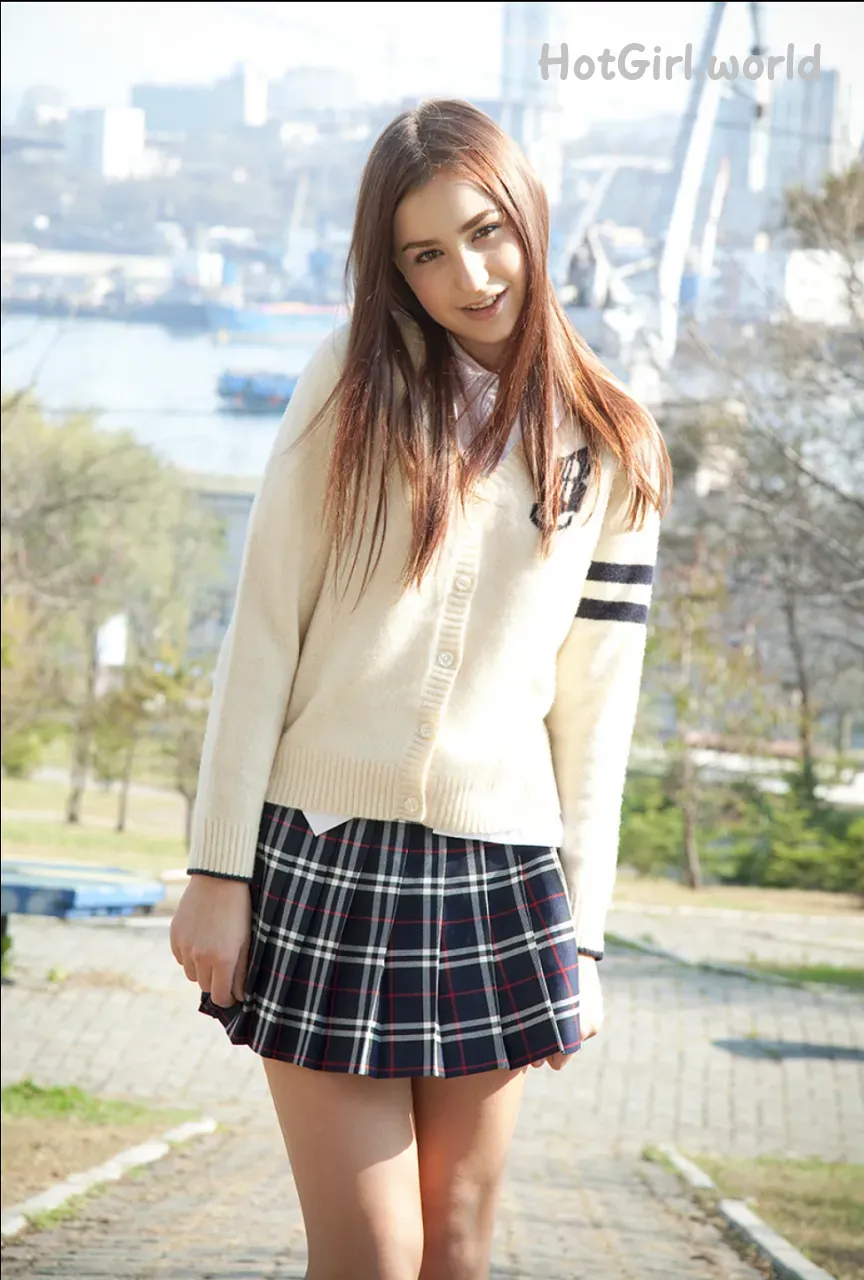 0011_hotgirl.world.webp