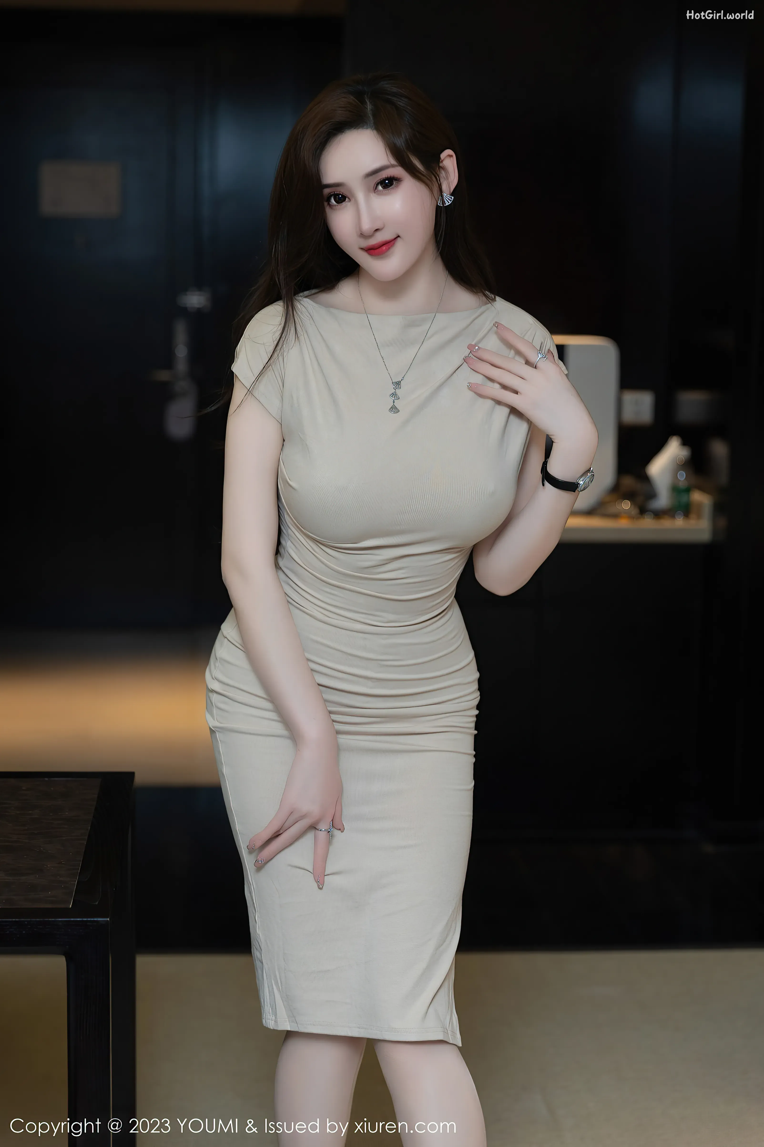 0002_hotgirl.world.webp