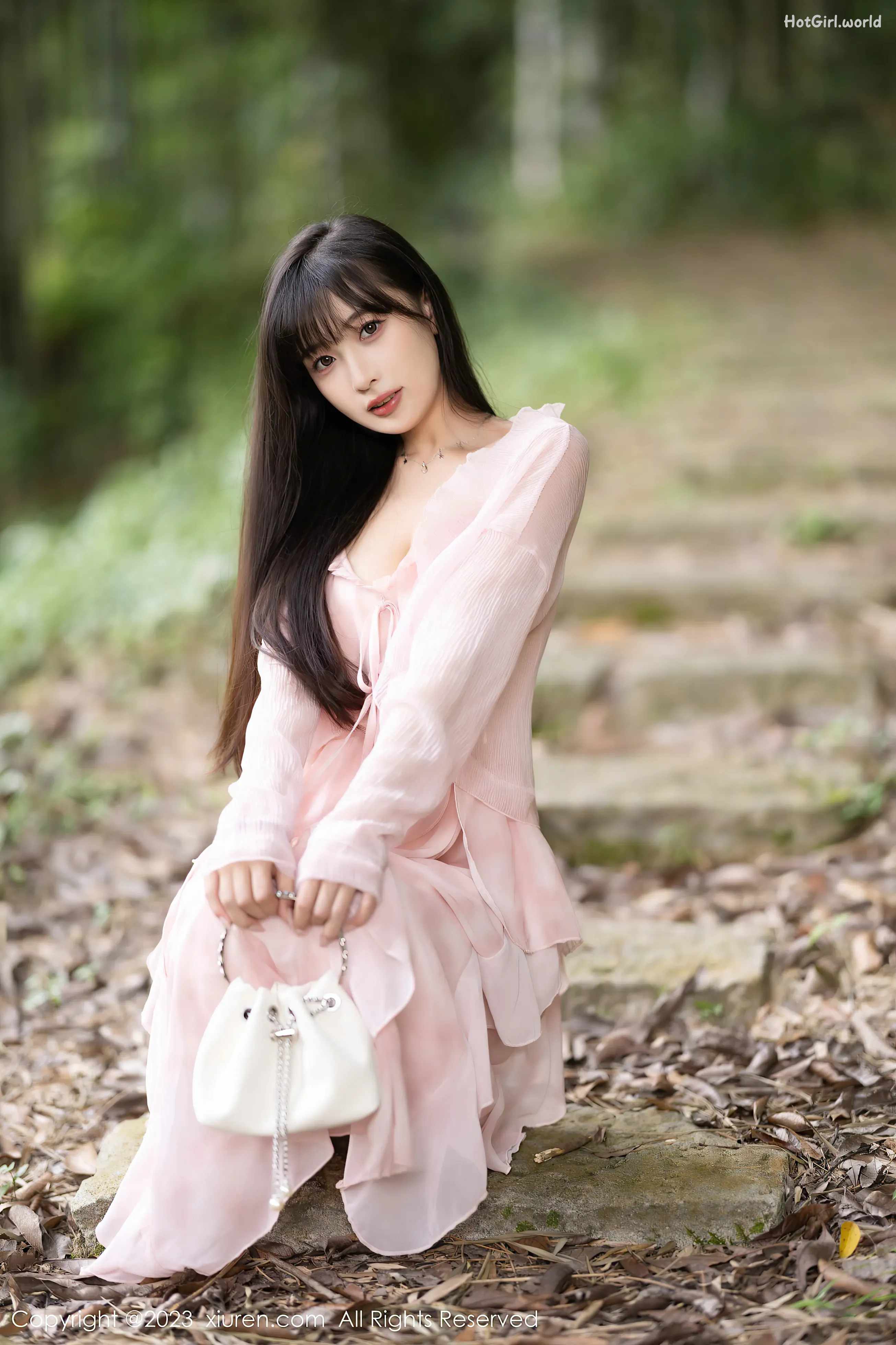 0005_hotgirl.world.webp