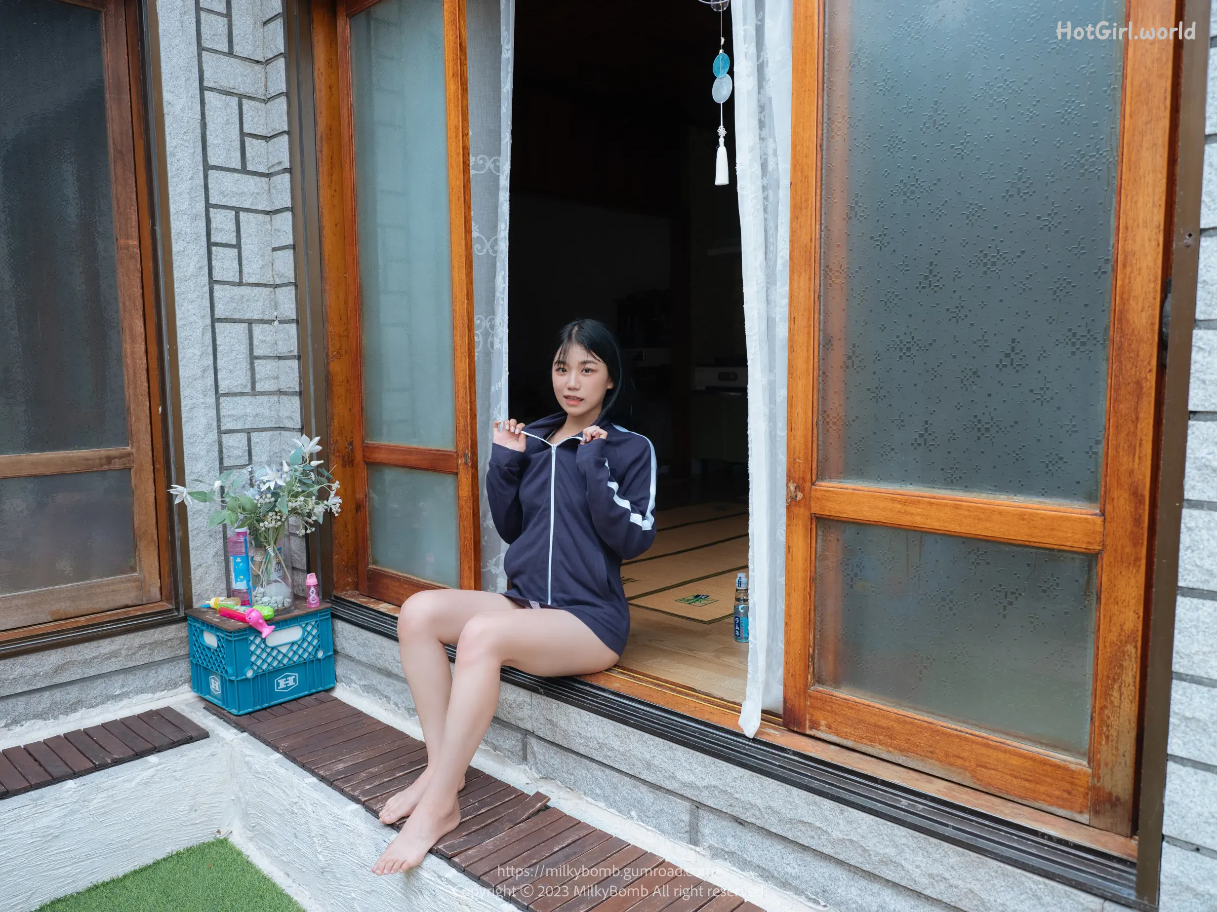 MilkyBomb-Yui-Vol.2-Tracksuit--hotgirl.world-109.webp
