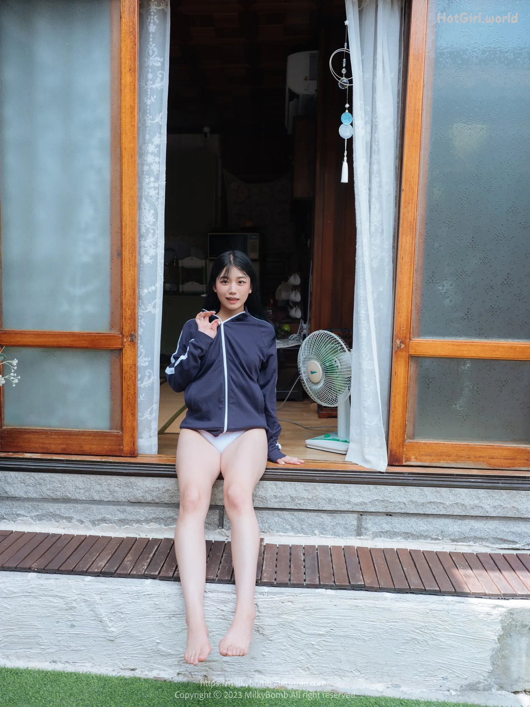 MilkyBomb-Yui-Vol.2-Tracksuit--hotgirl.world-111.webp