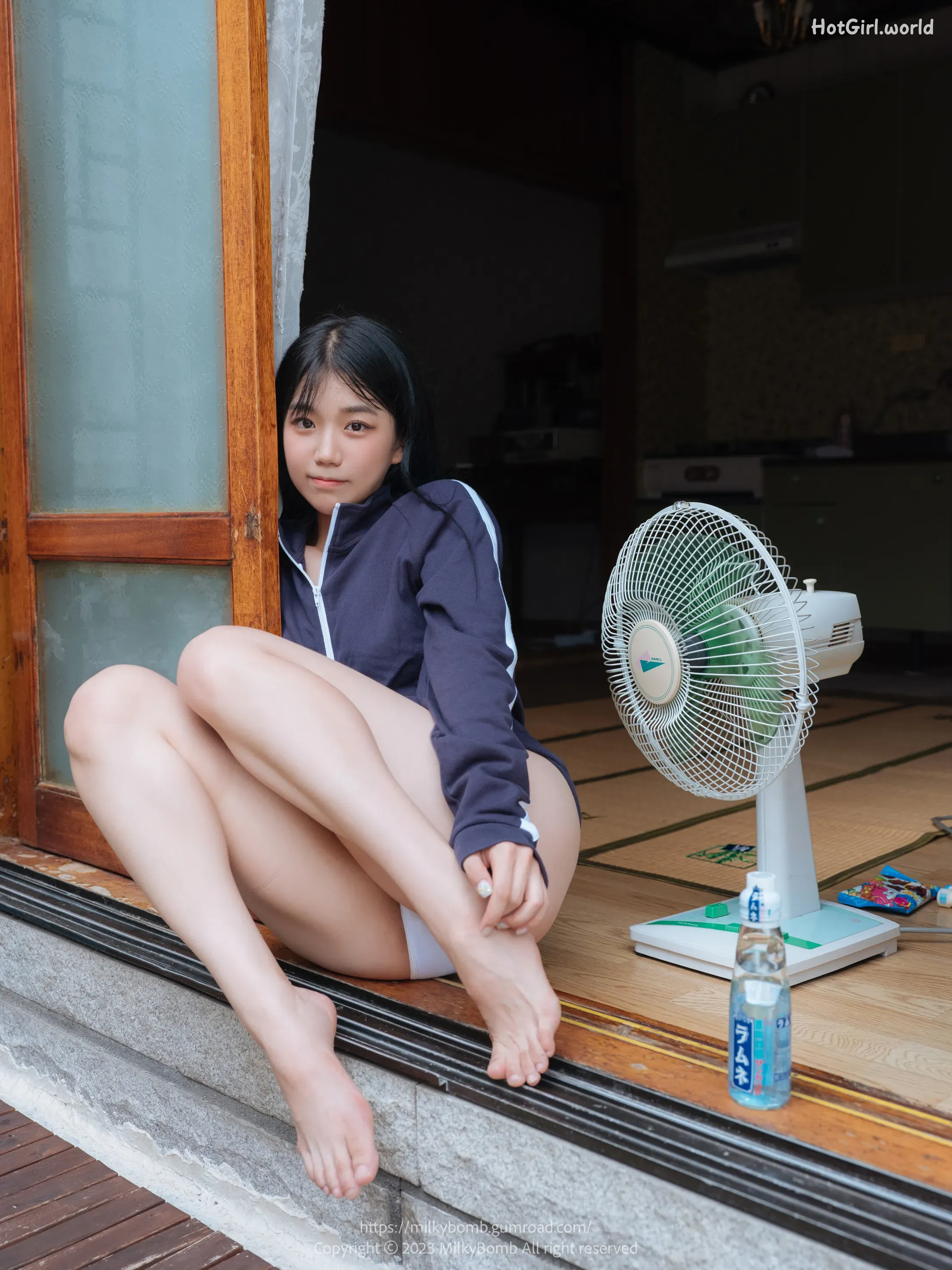 MilkyBomb-Yui-Vol.2-Tracksuit--hotgirl.world-125.webp