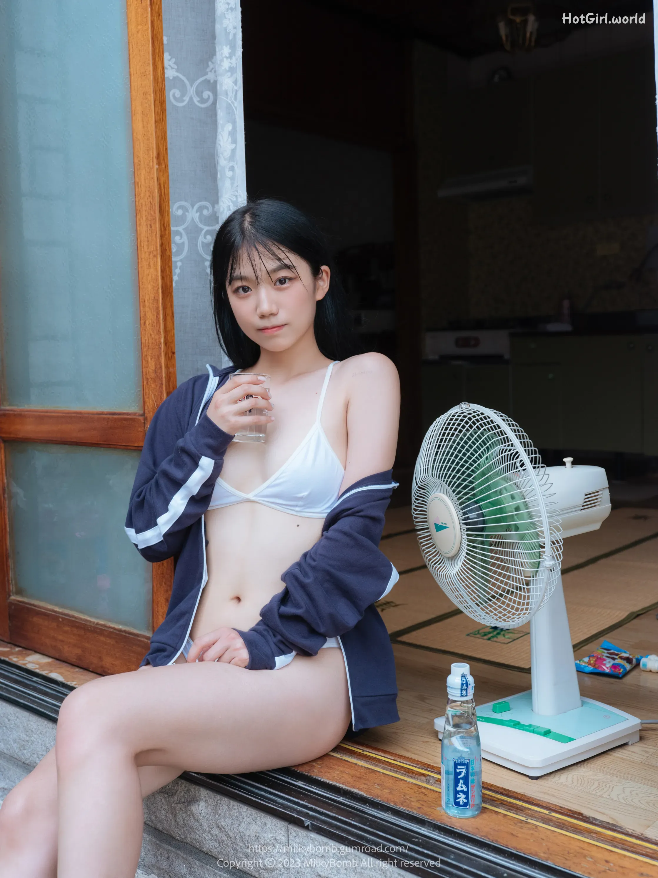 MilkyBomb-Yui-Vol.2-Tracksuit--hotgirl.world-145.webp