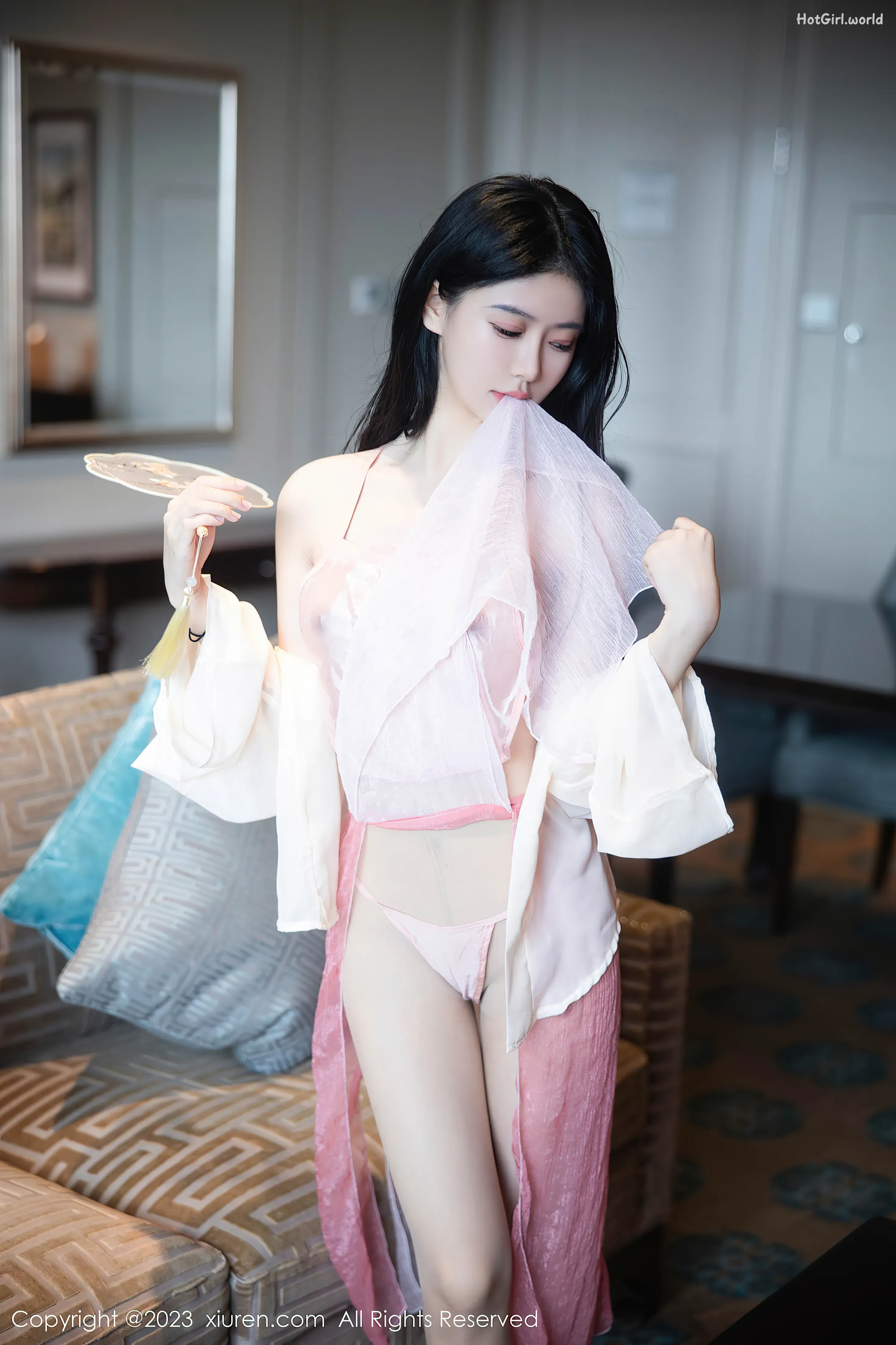 0010_hotgirl.world.webp