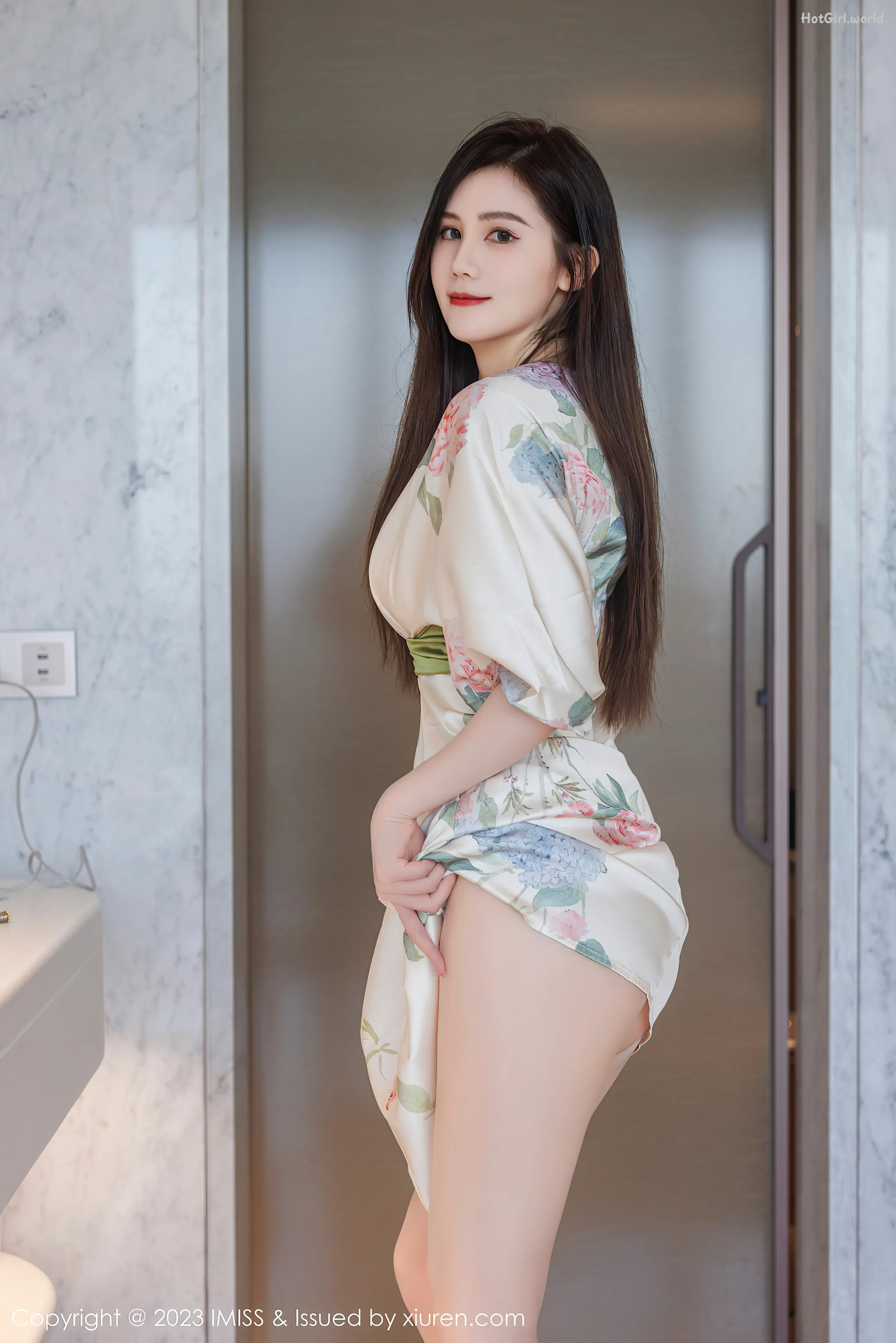 0011_hotgirl.world.webp