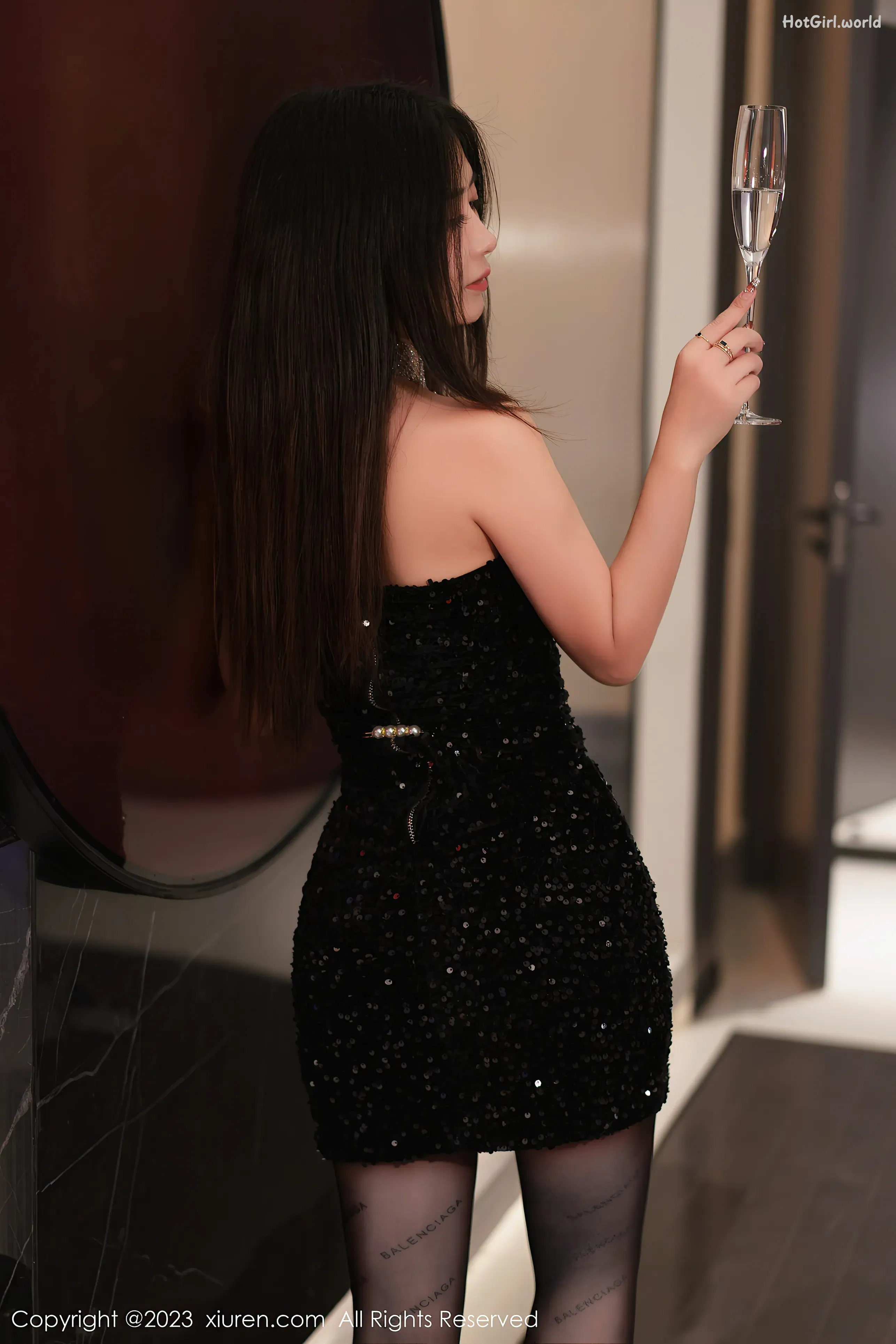 XIUREN-No.6244-laura-hotgirl.world-001.webp