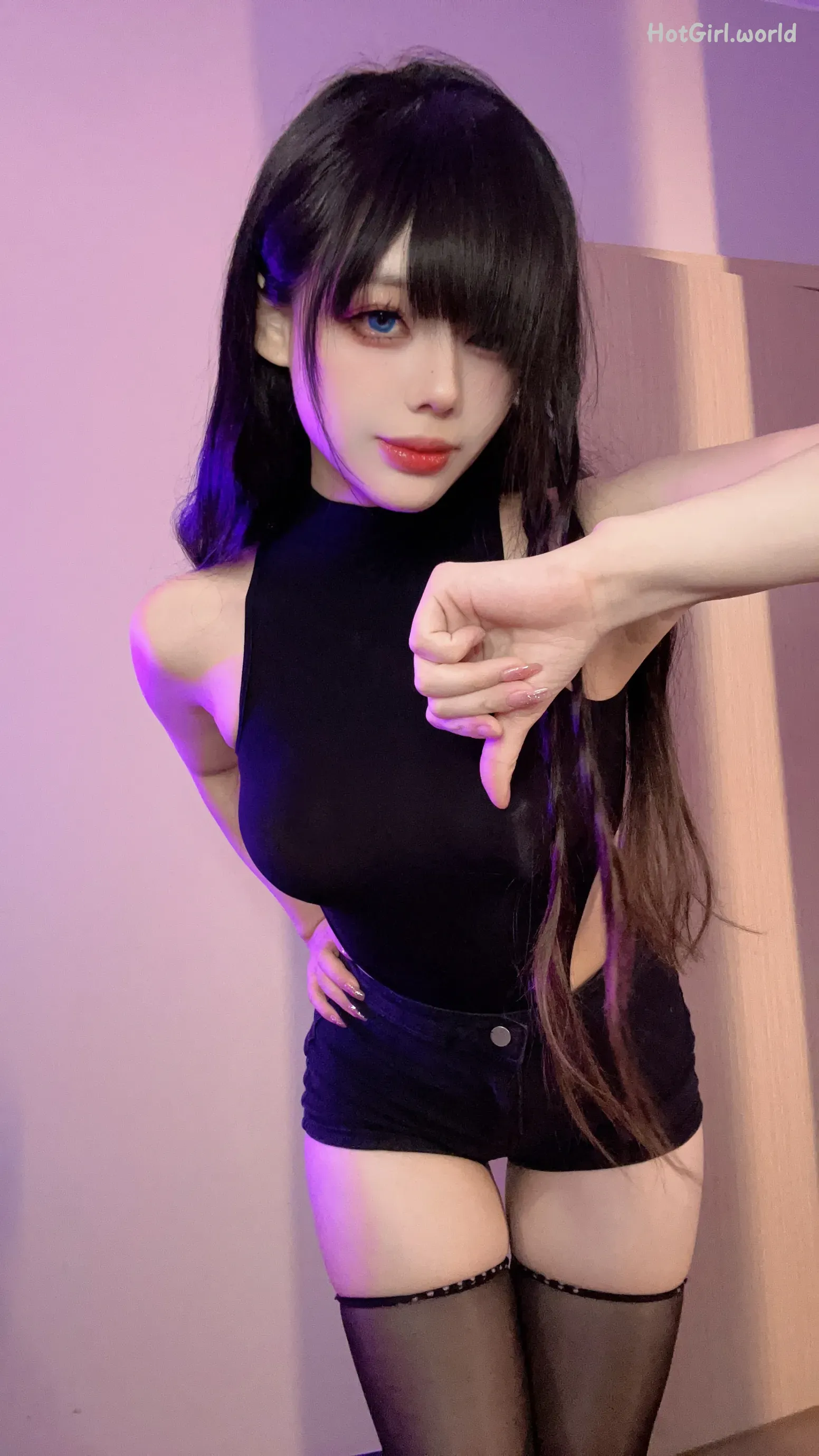 0003_hotgirl.world.webp