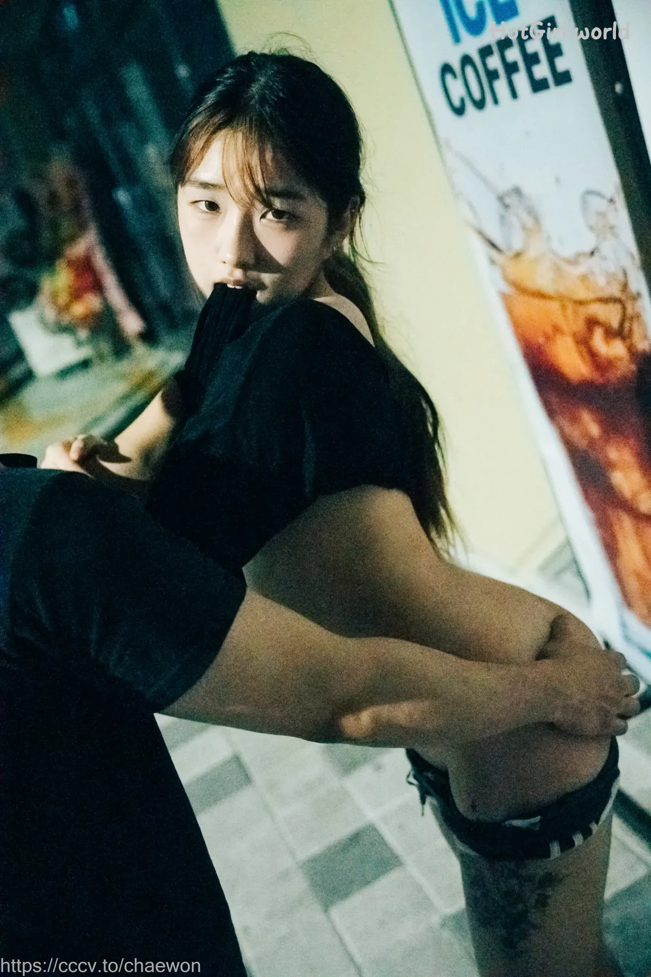 Loozy-SonSon-Public-Toilet-hotgirl.world-055.webp