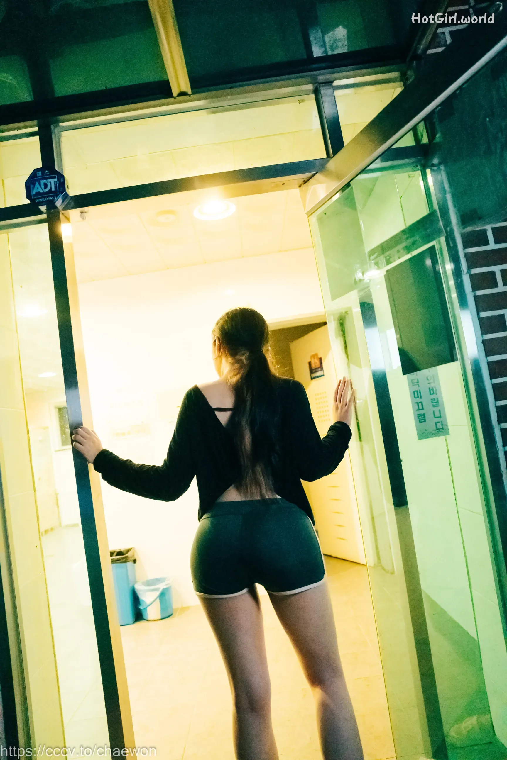Loozy-SonSon-Public-Toilet-hotgirl.world-058.webp