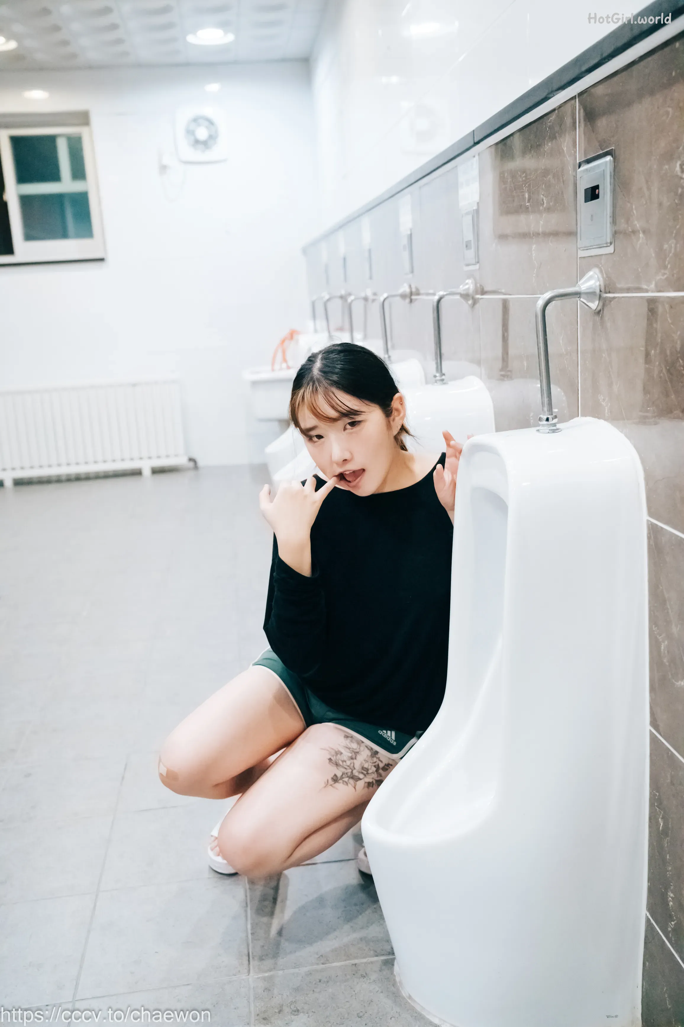 Loozy-SonSon-Public-Toilet-hotgirl.world-061.webp