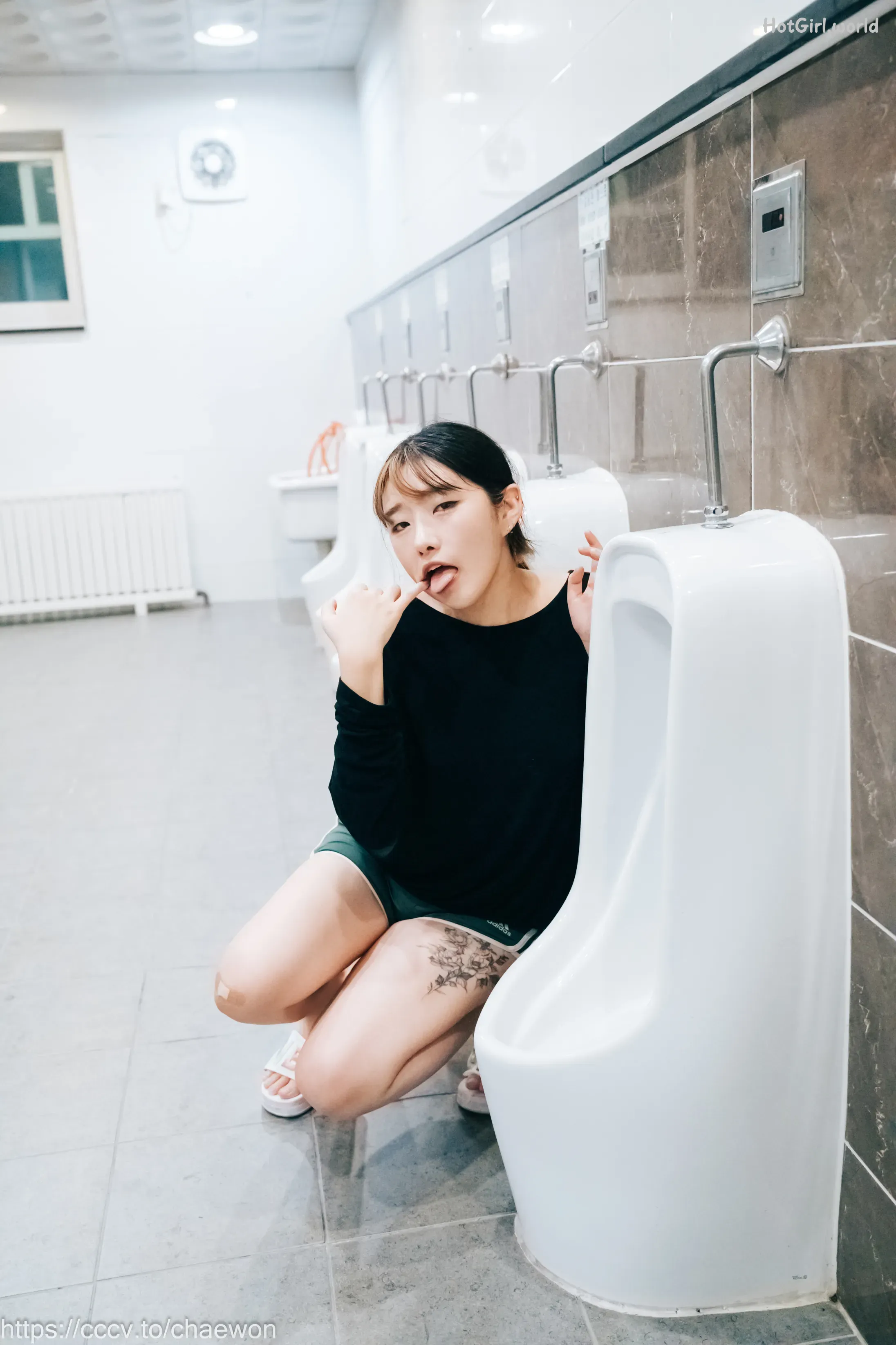 Loozy-SonSon-Public-Toilet-hotgirl.world-062.webp