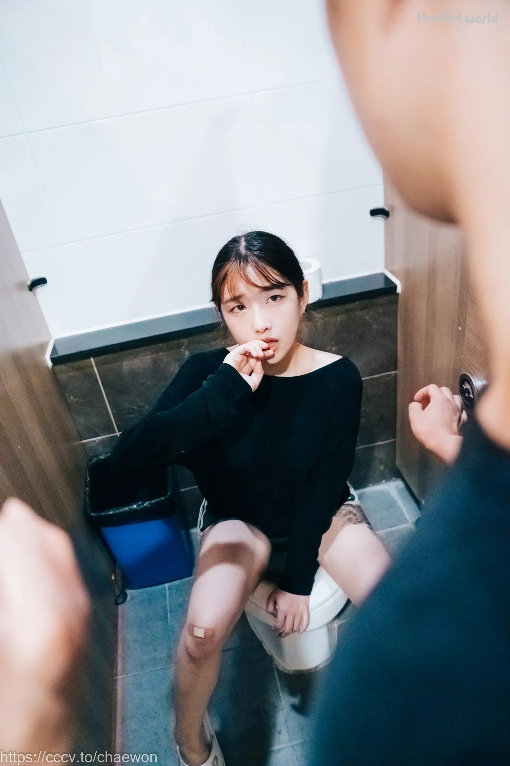 Loozy-SonSon-Public-Toilet-hotgirl.world-075.webp