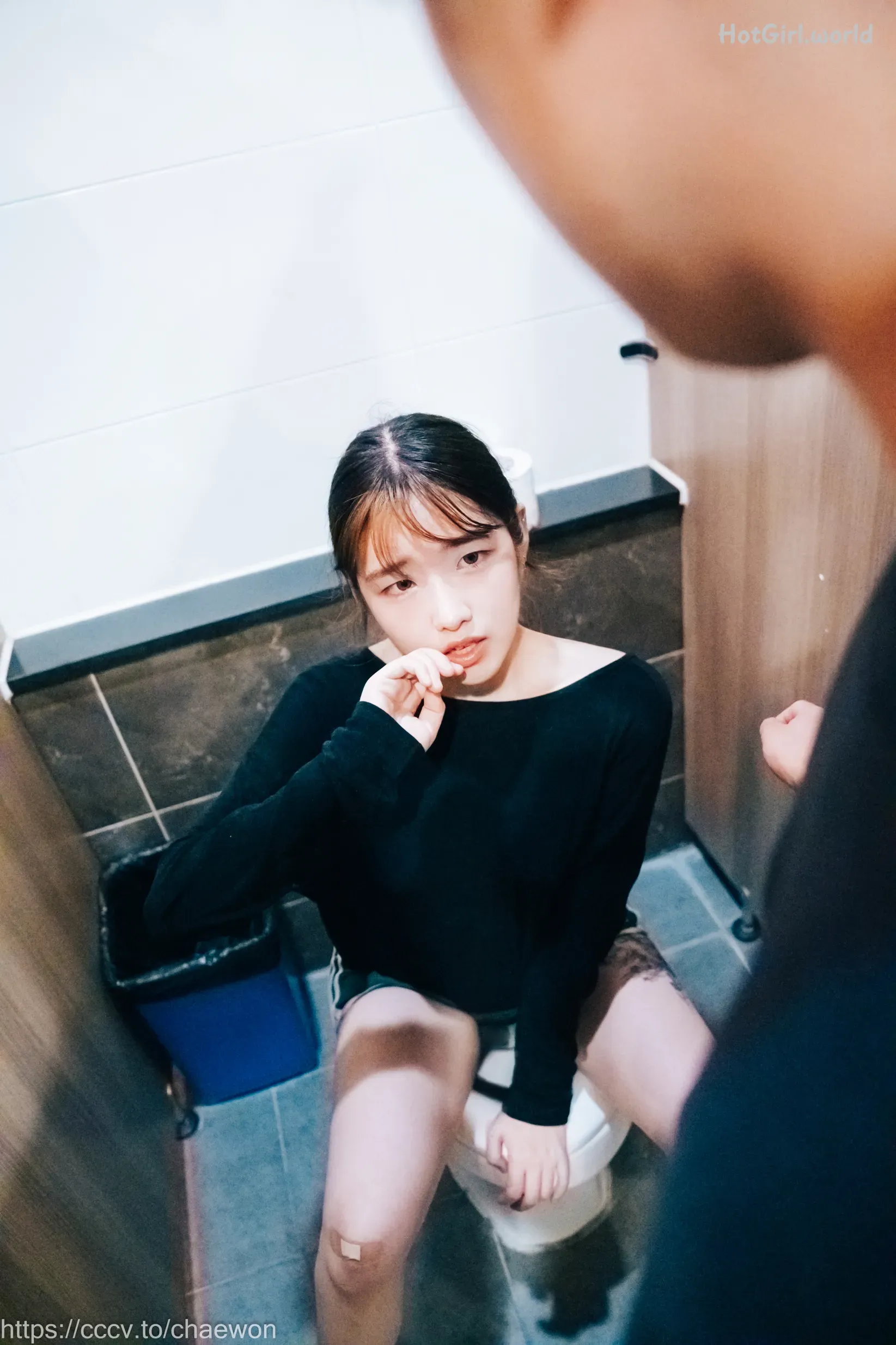 Loozy-SonSon-Public-Toilet-hotgirl.world-076.webp