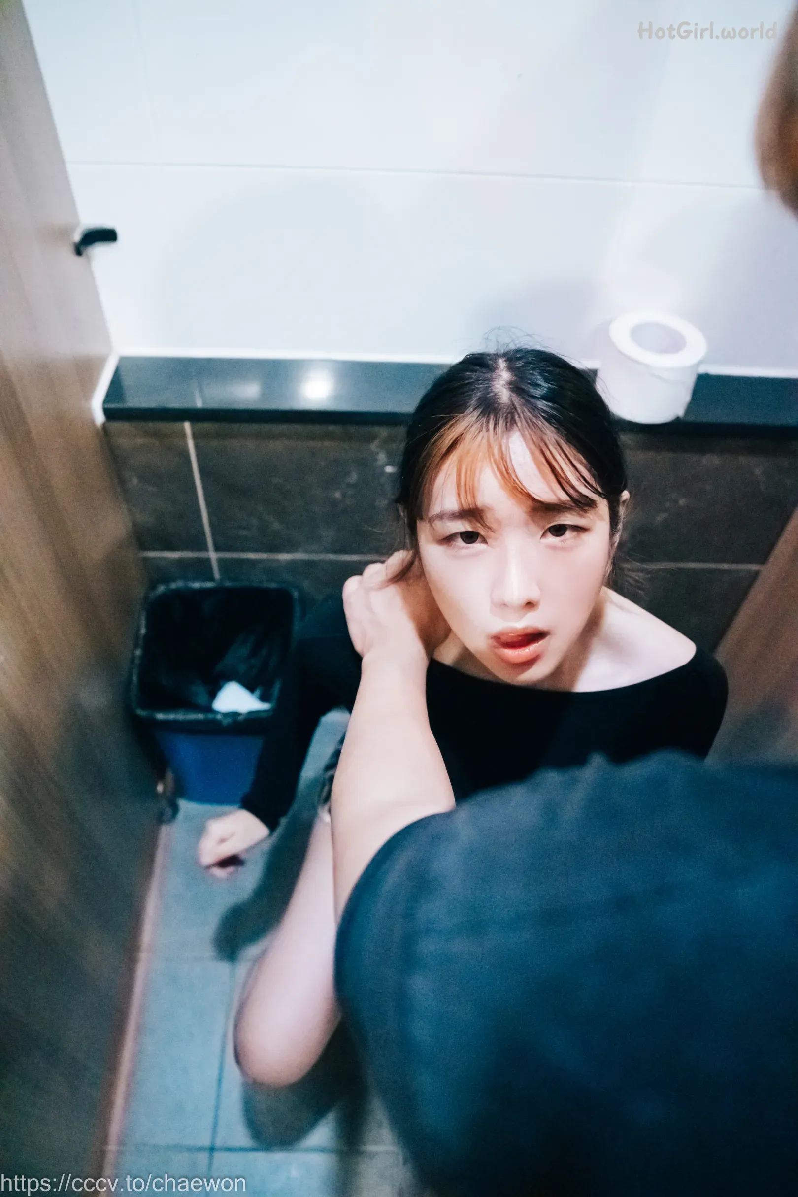 Loozy-SonSon-Public-Toilet-hotgirl.world-077.webp
