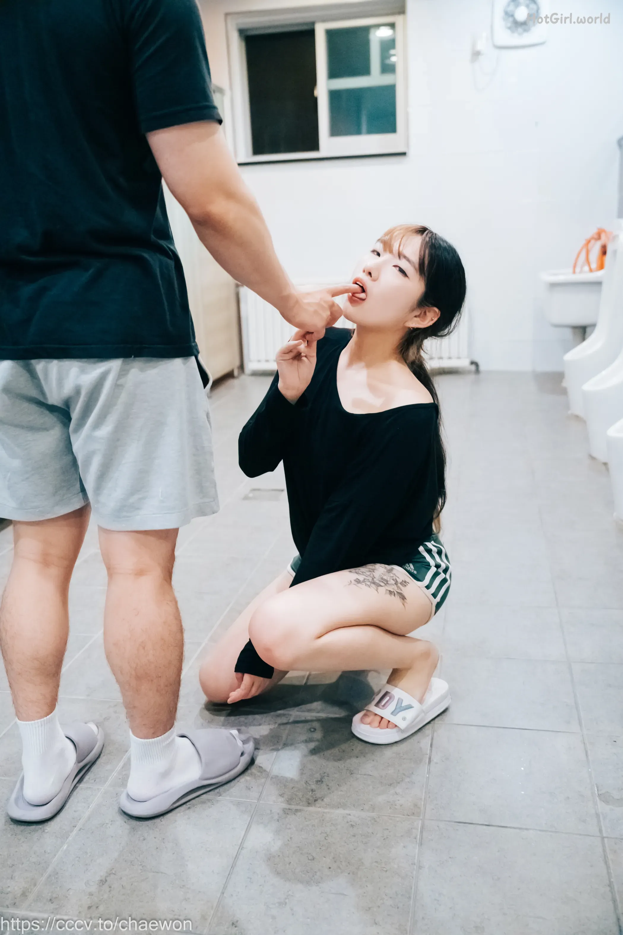 Loozy-SonSon-Public-Toilet-hotgirl.world-098.webp