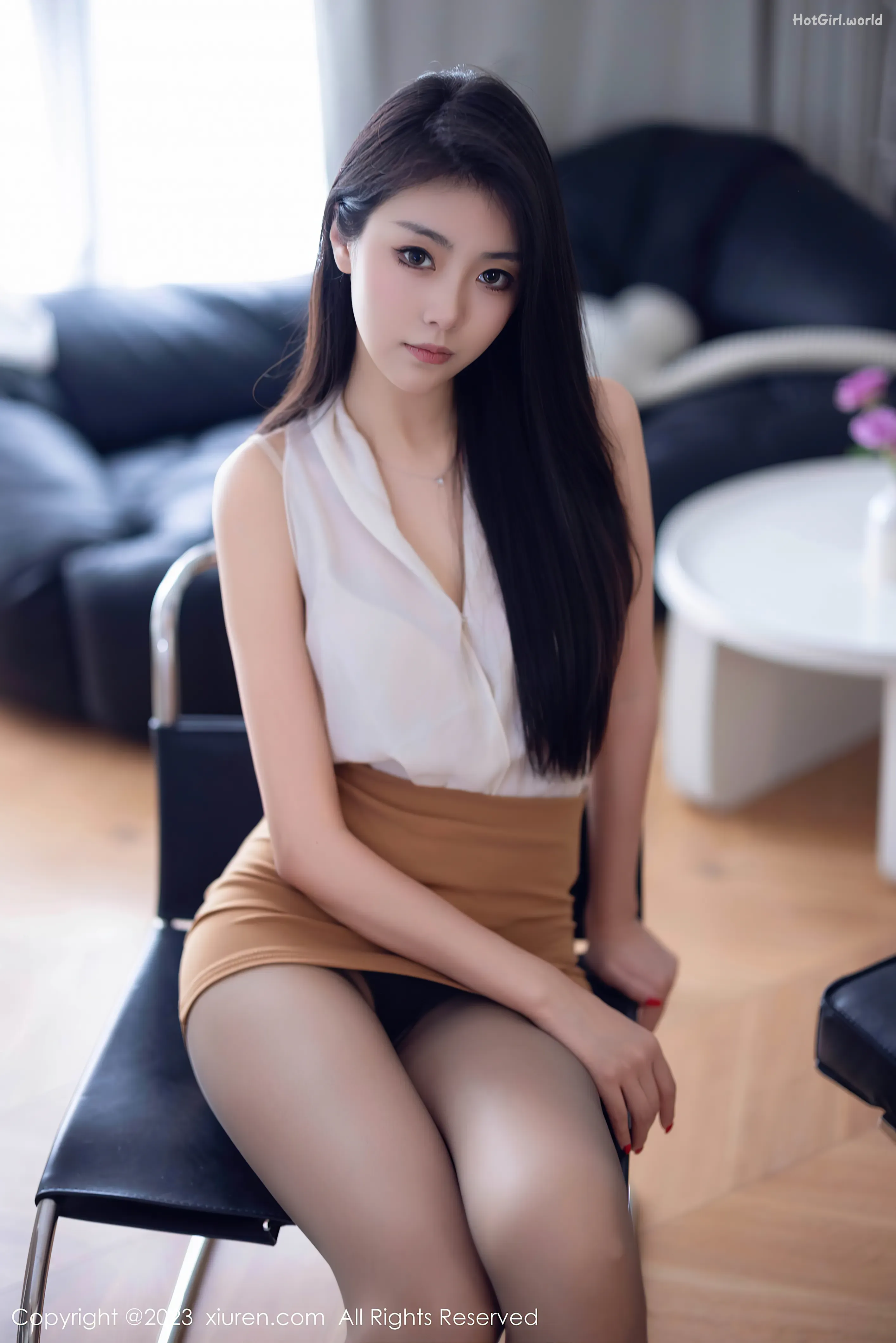 0003_hotgirl.world.webp