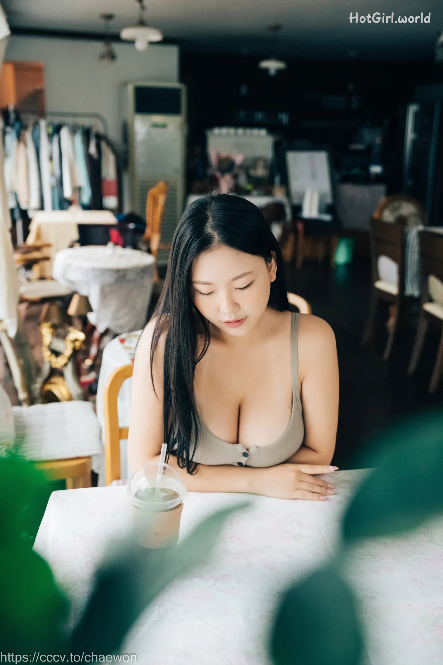 Loozy-Ssunskey-Role-Cafe-hotgirl.world-135.webp