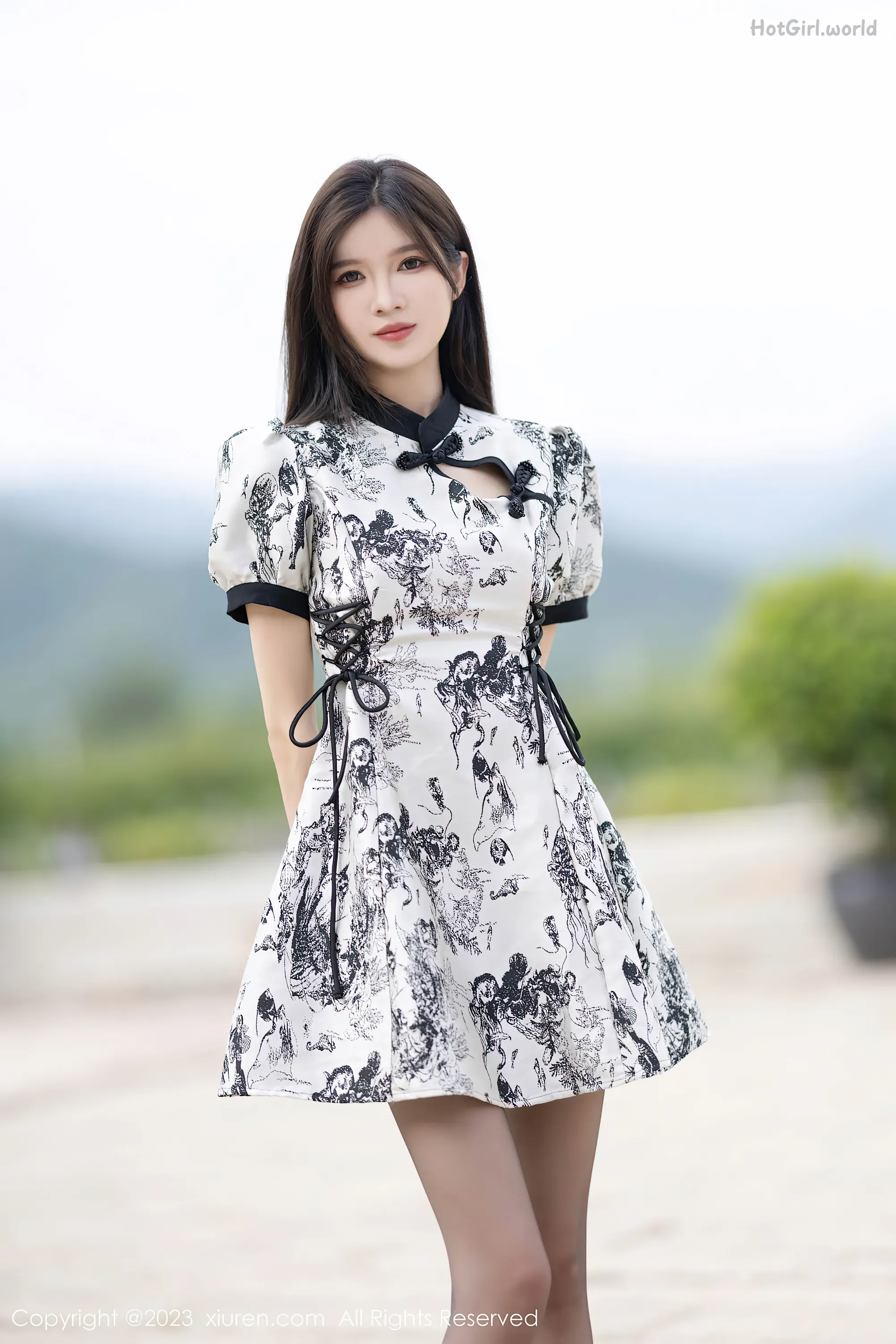 0003_hotgirl.world.webp