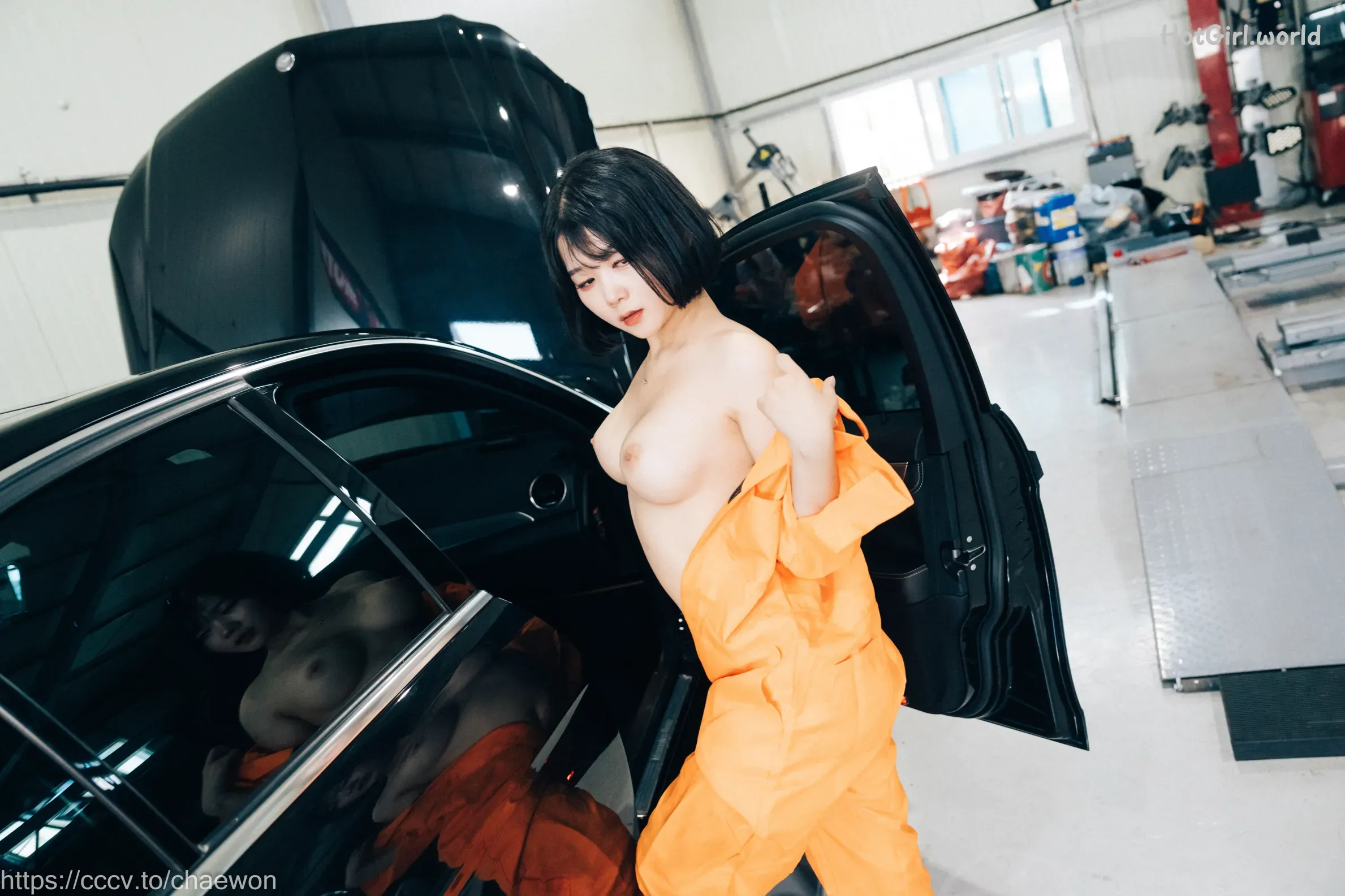Loozy-Zia-Garage-Girl-hotgirl.world-106.webp
