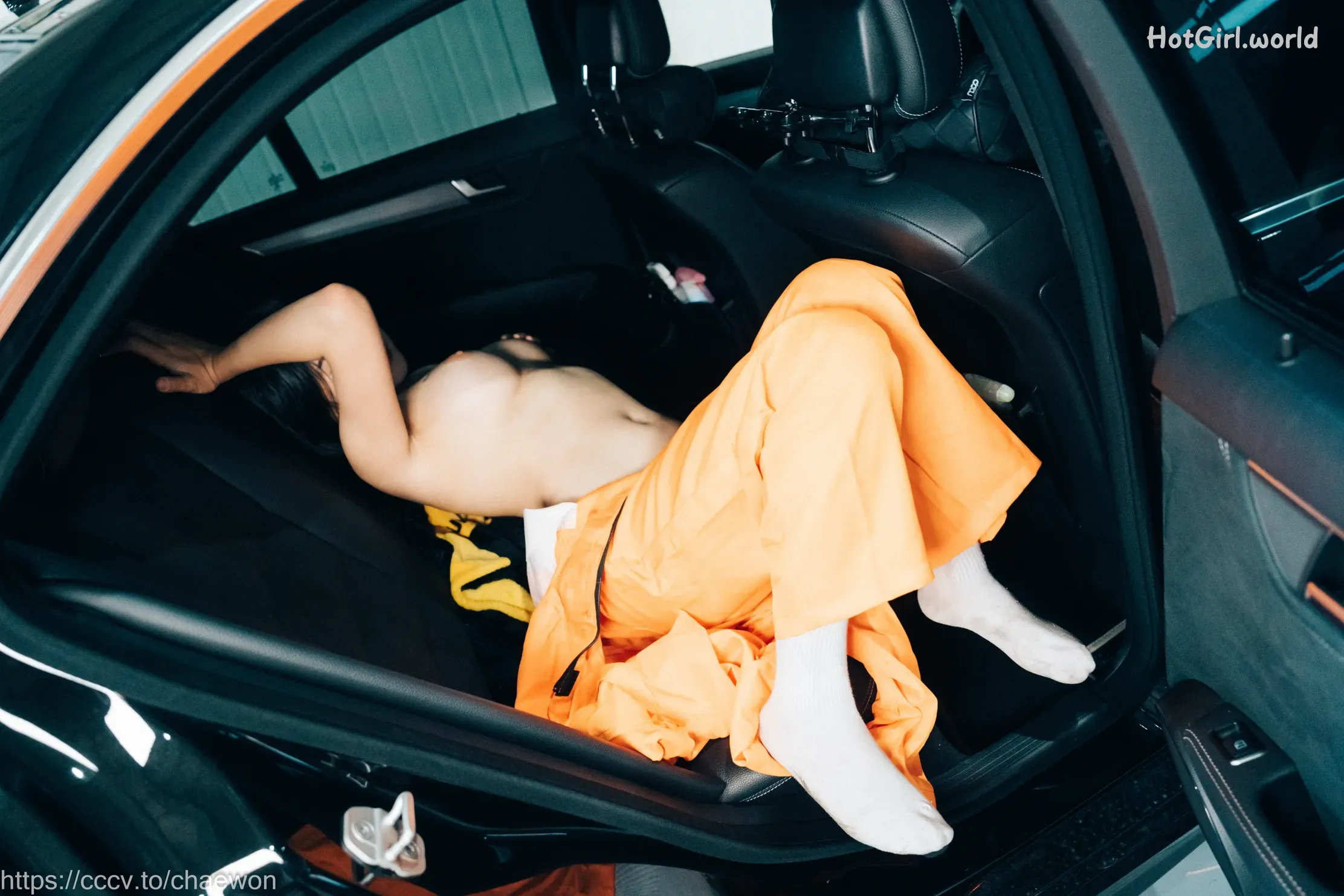Loozy-Zia-Garage-Girl-hotgirl.world-109.webp