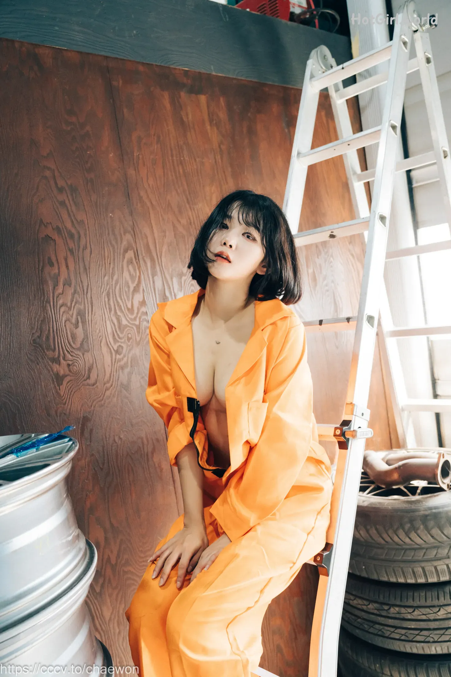 Loozy-Zia-Garage-Girl-hotgirl.world-119.webp
