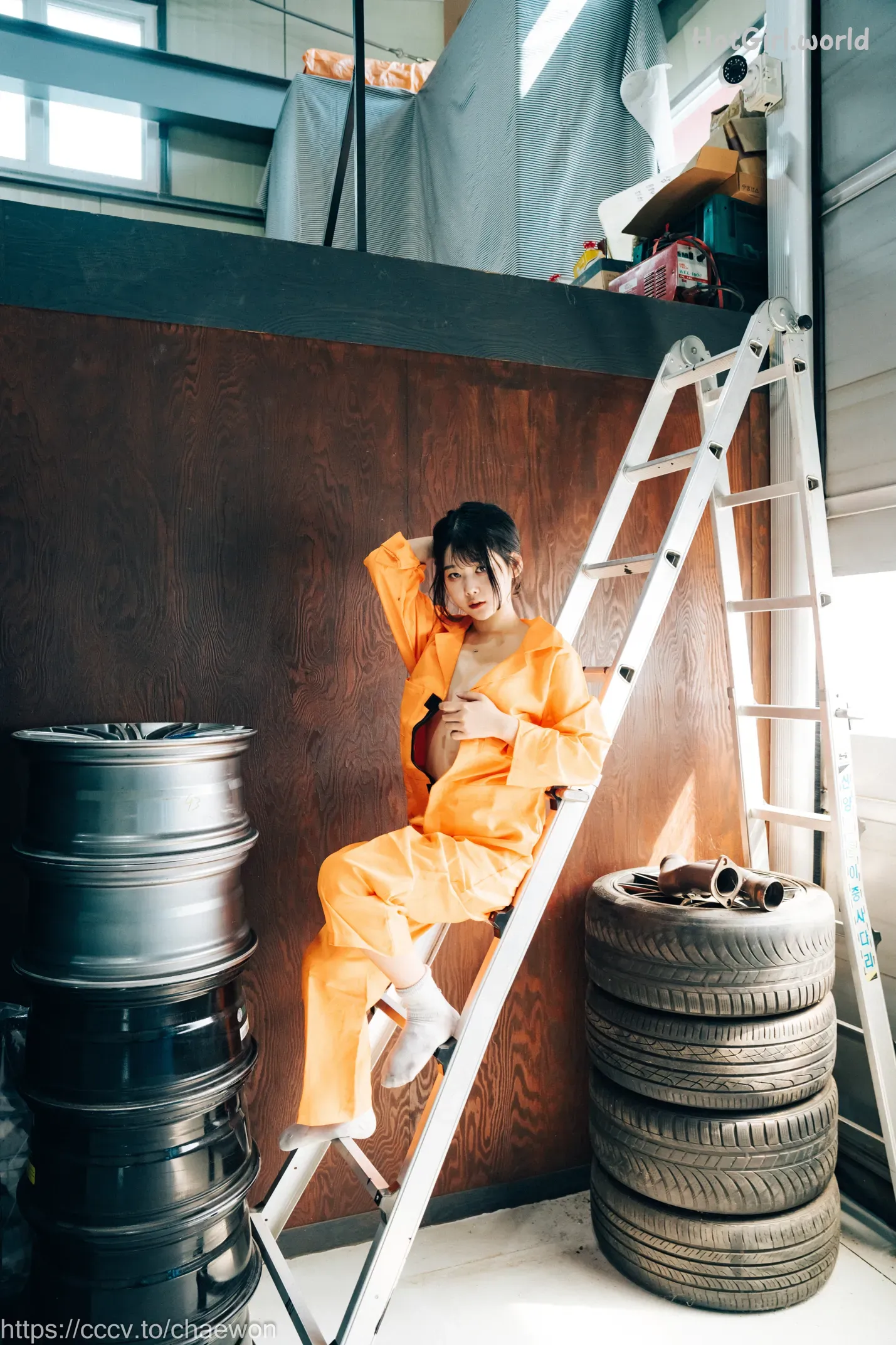 Loozy-Zia-Garage-Girl-hotgirl.world-124.webp