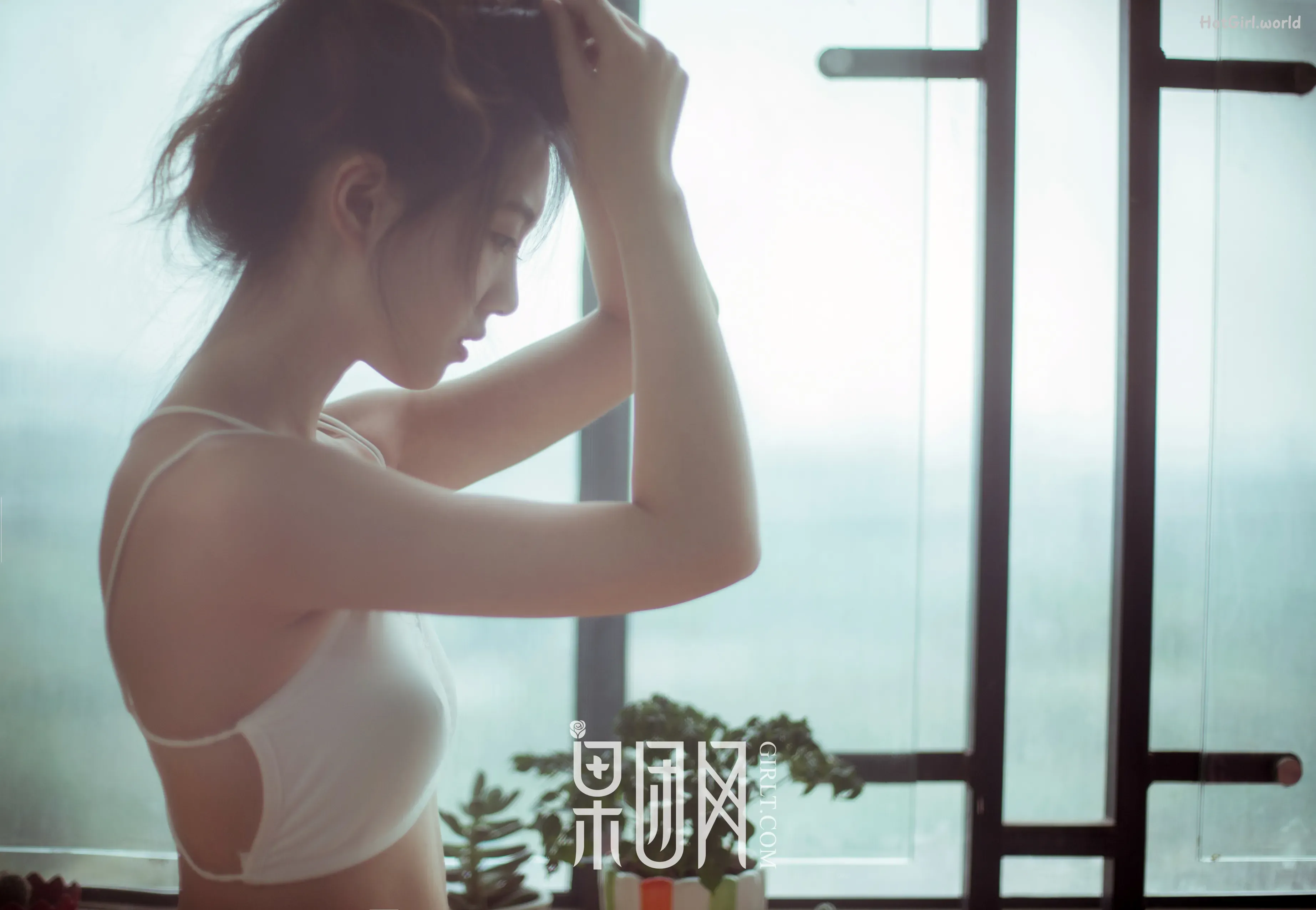 0065_hotgirl.world.webp