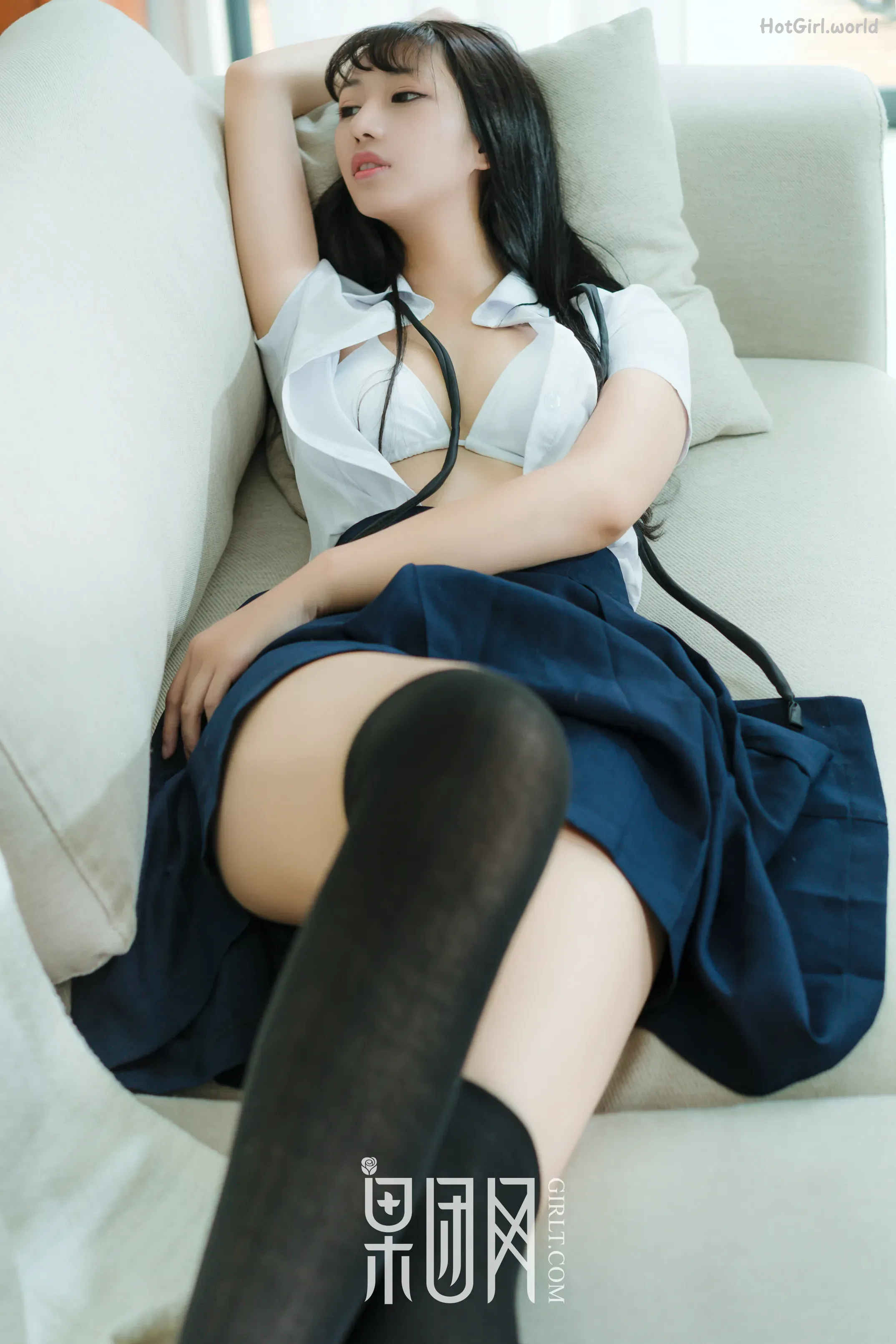 0008_hotgirl.world.webp