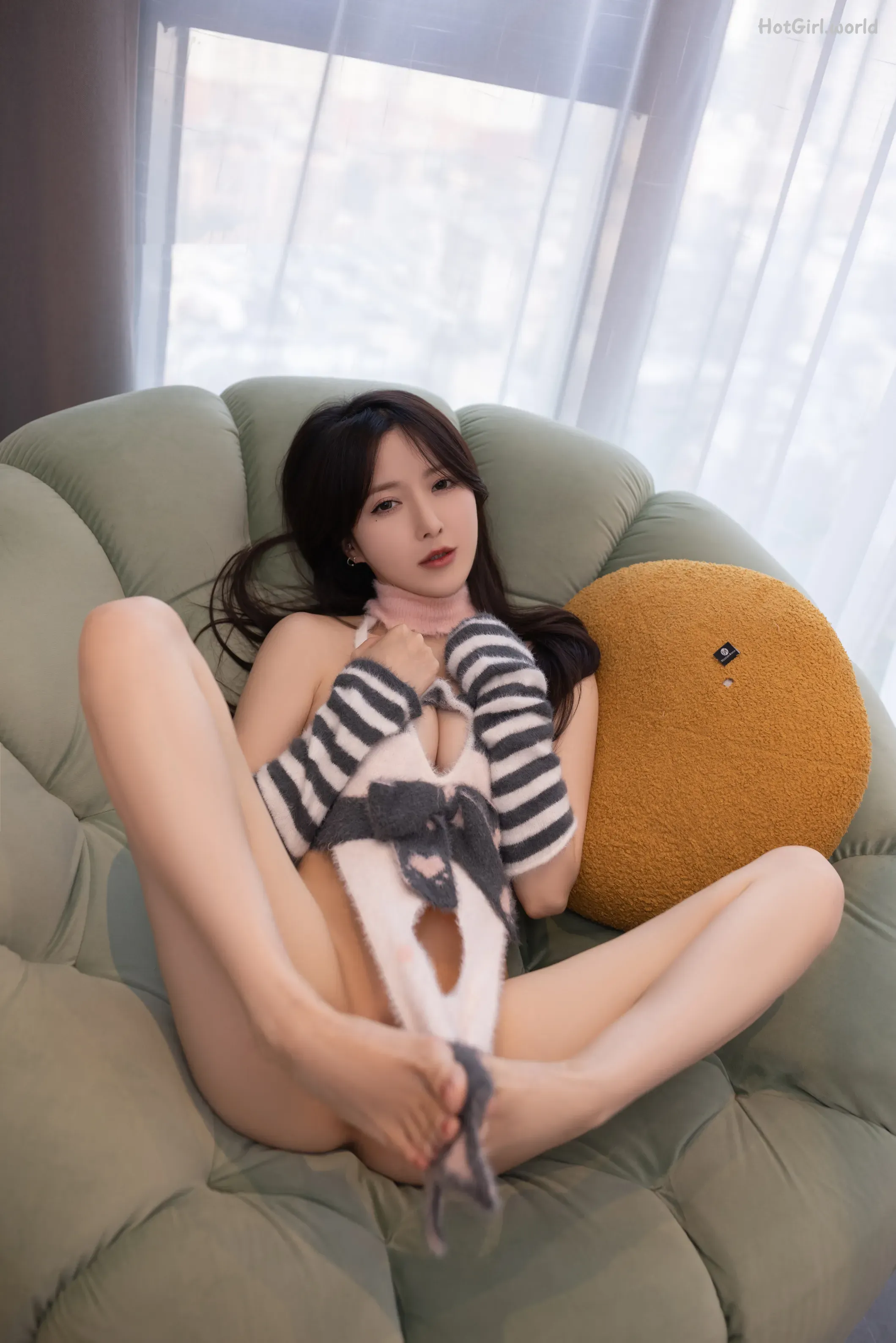 065_hotgirl.world.webp