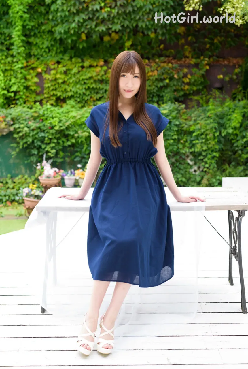 002_hotgirl.world.webp