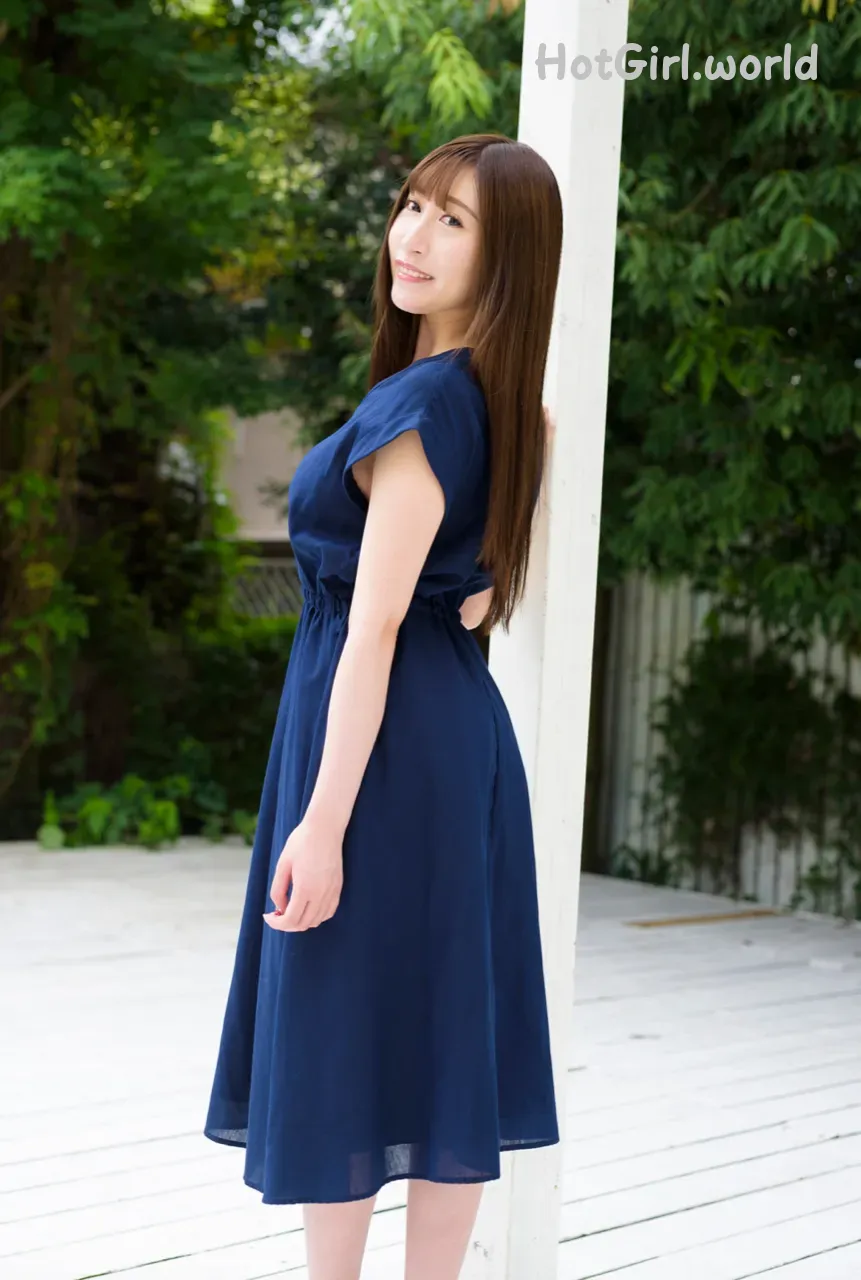 003_hotgirl.world.webp