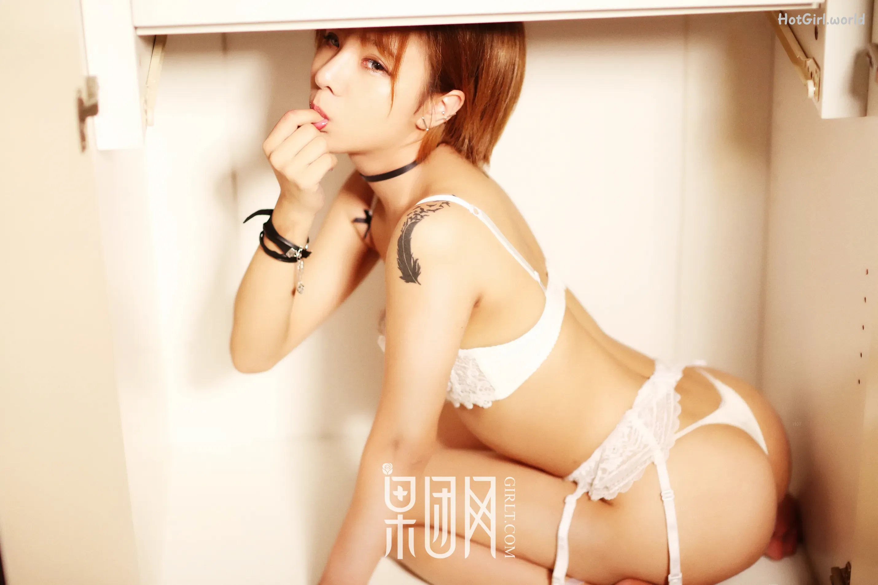 0001_hotgirl.world.webp