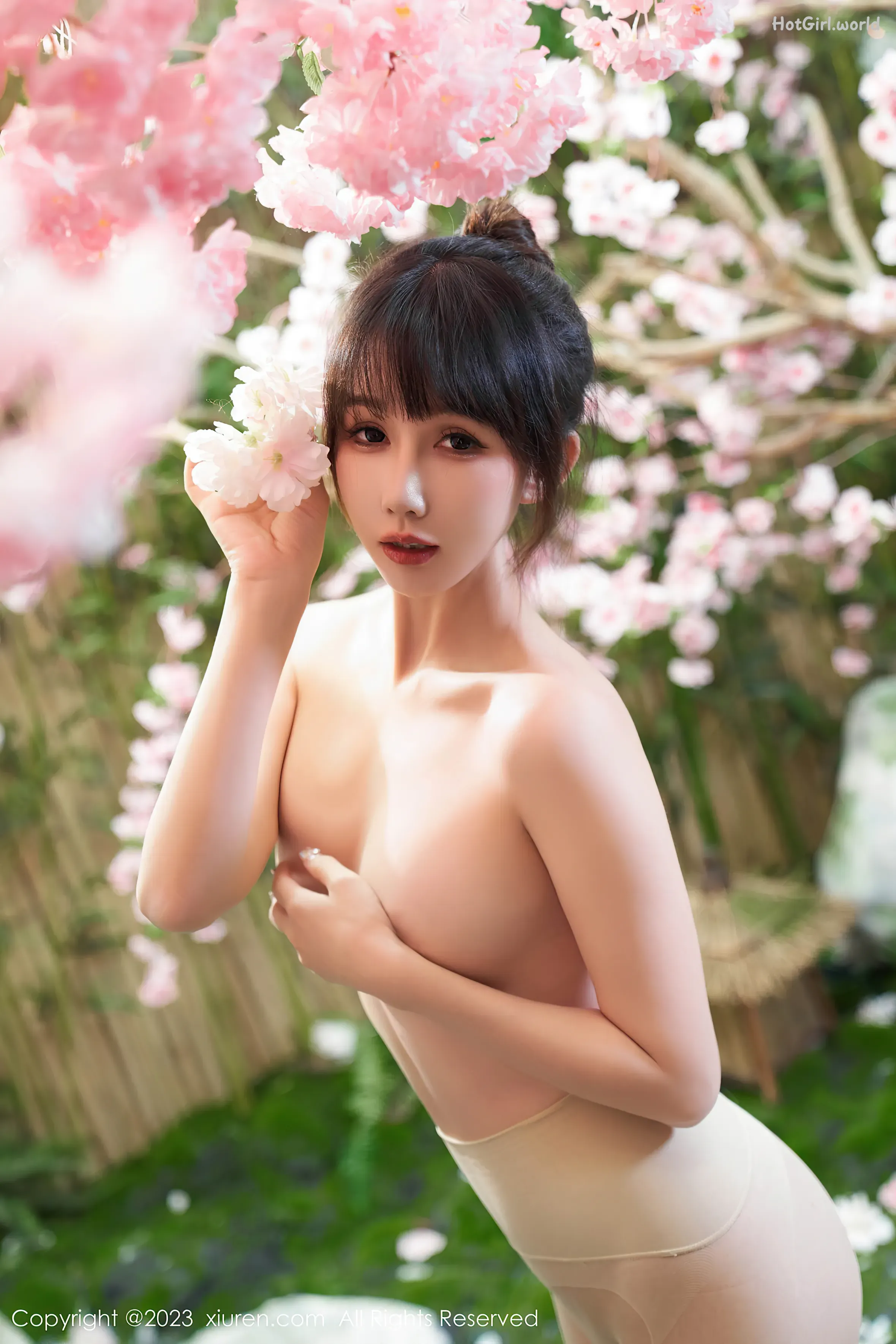 0068_hotgirl.world.webp
