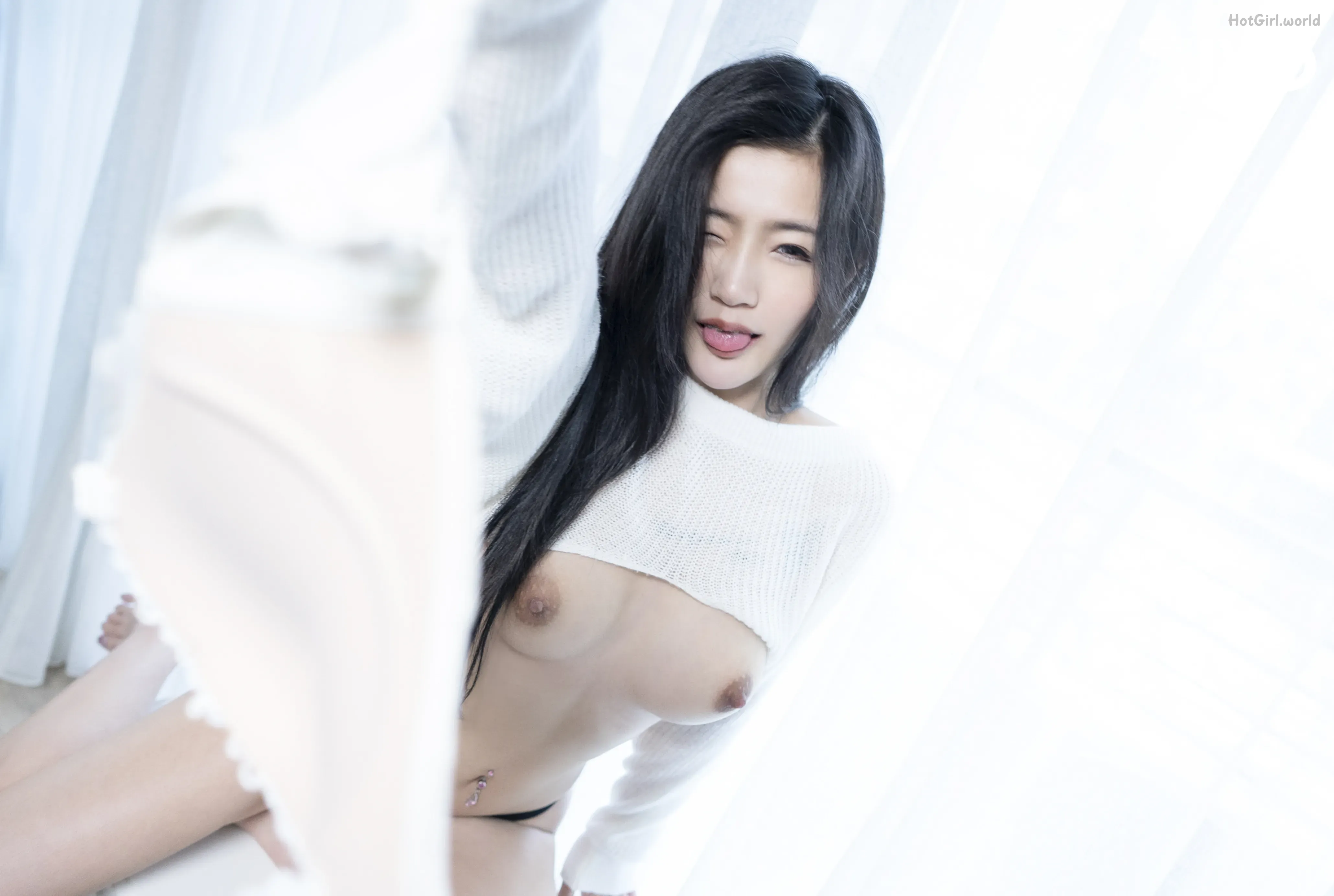 068_hotgirl.world.webp