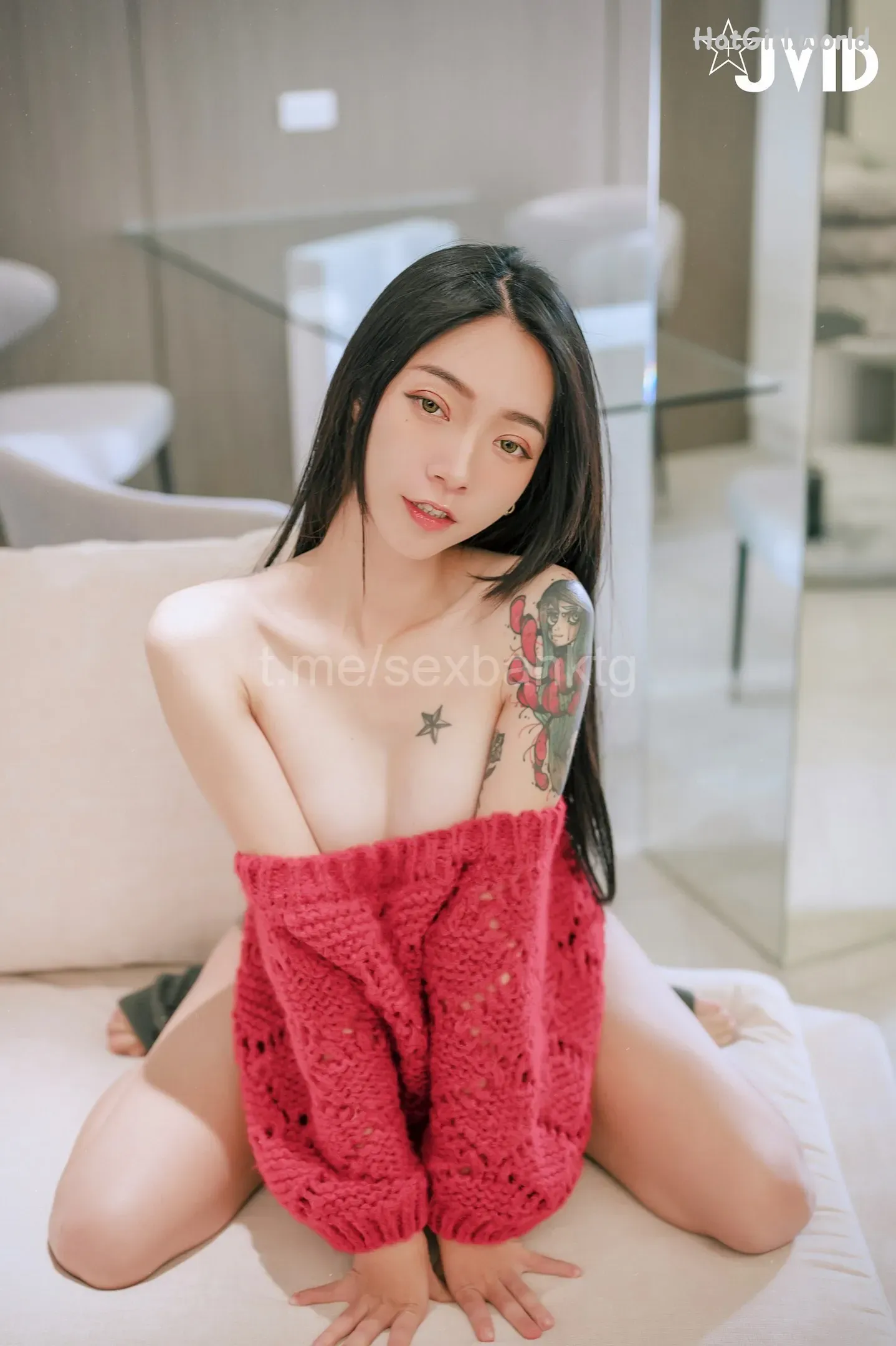 068_hotgirl.world.webp