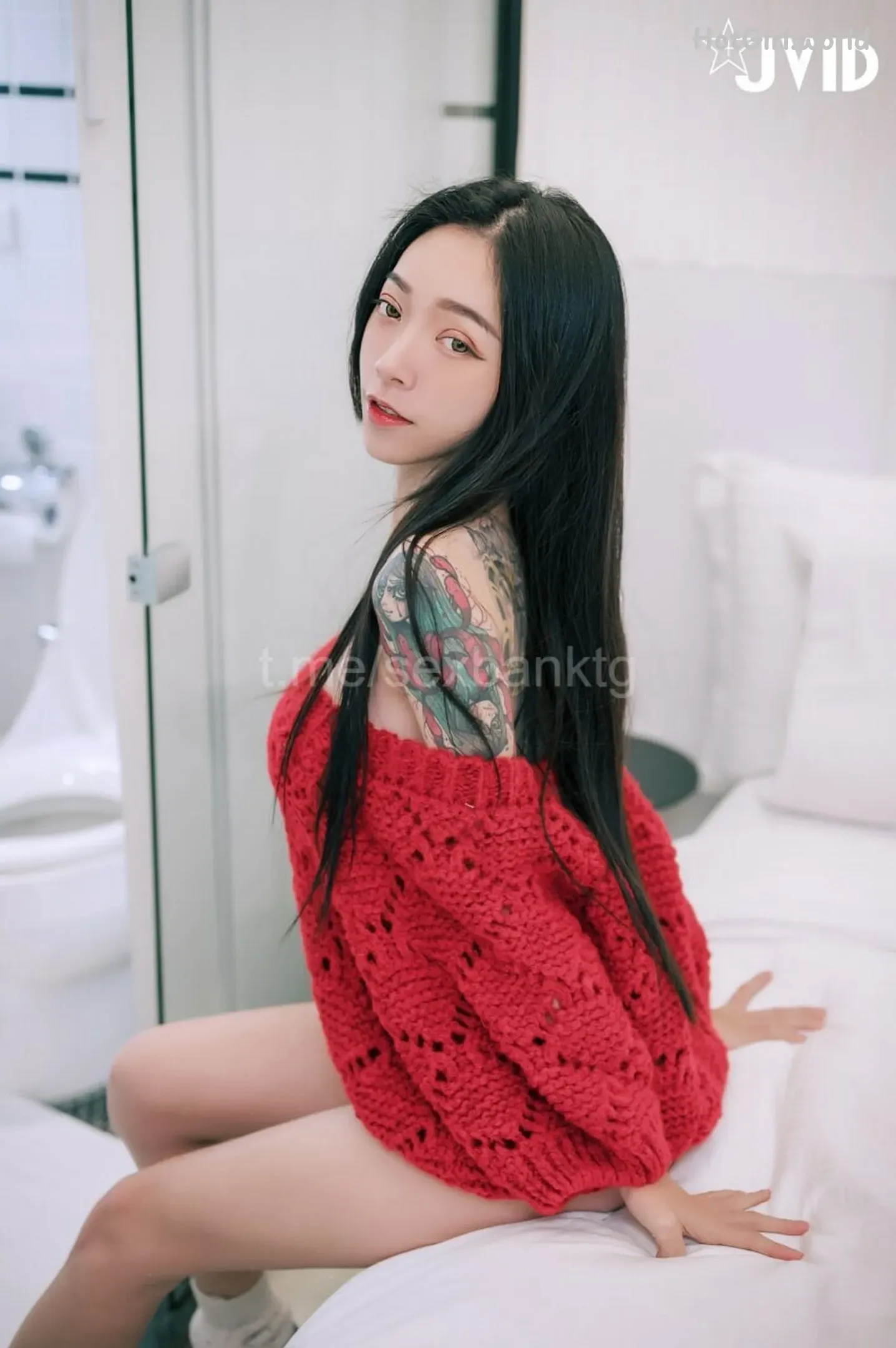 070_hotgirl.world.webp
