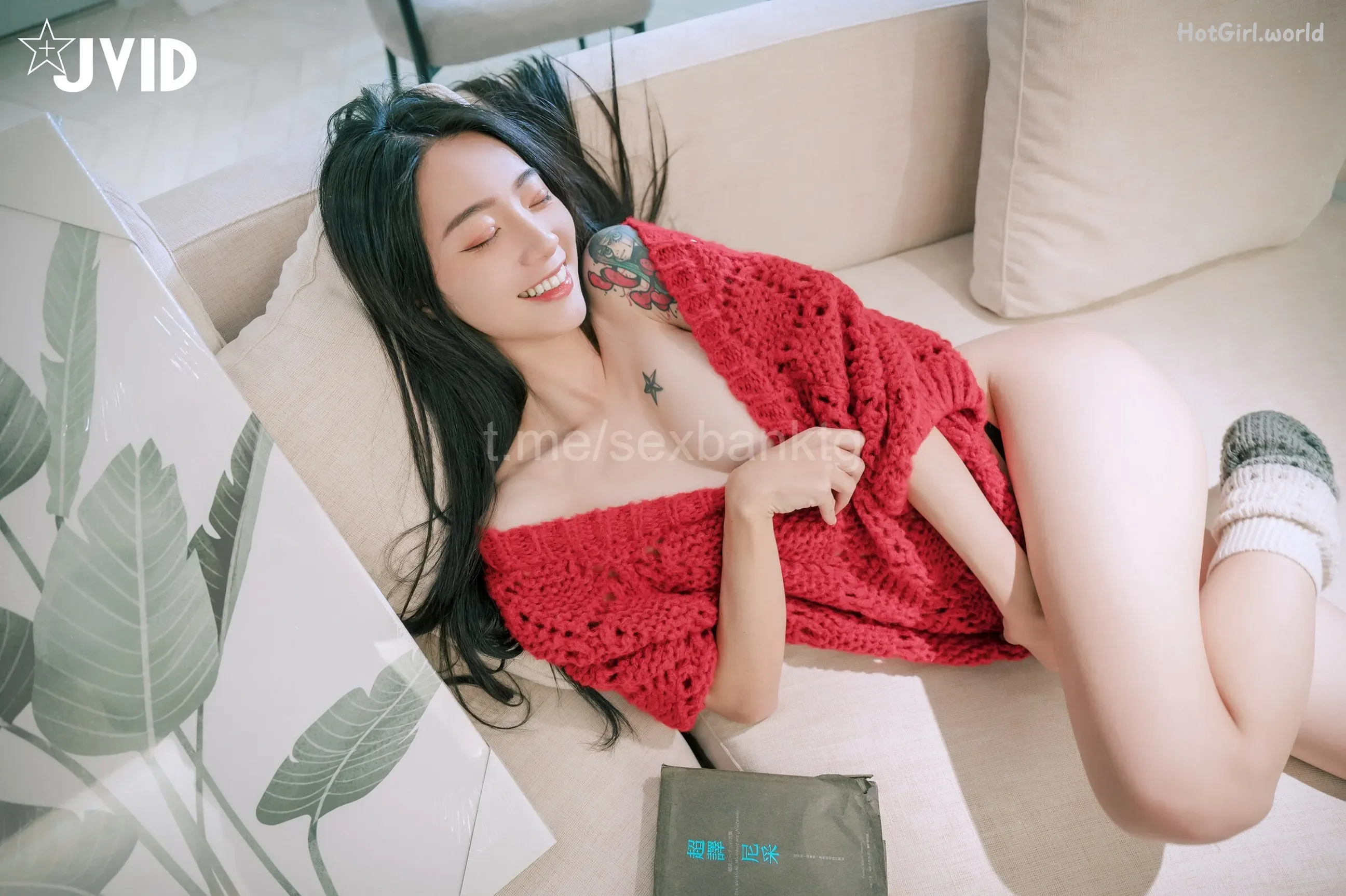102_hotgirl.world.webp