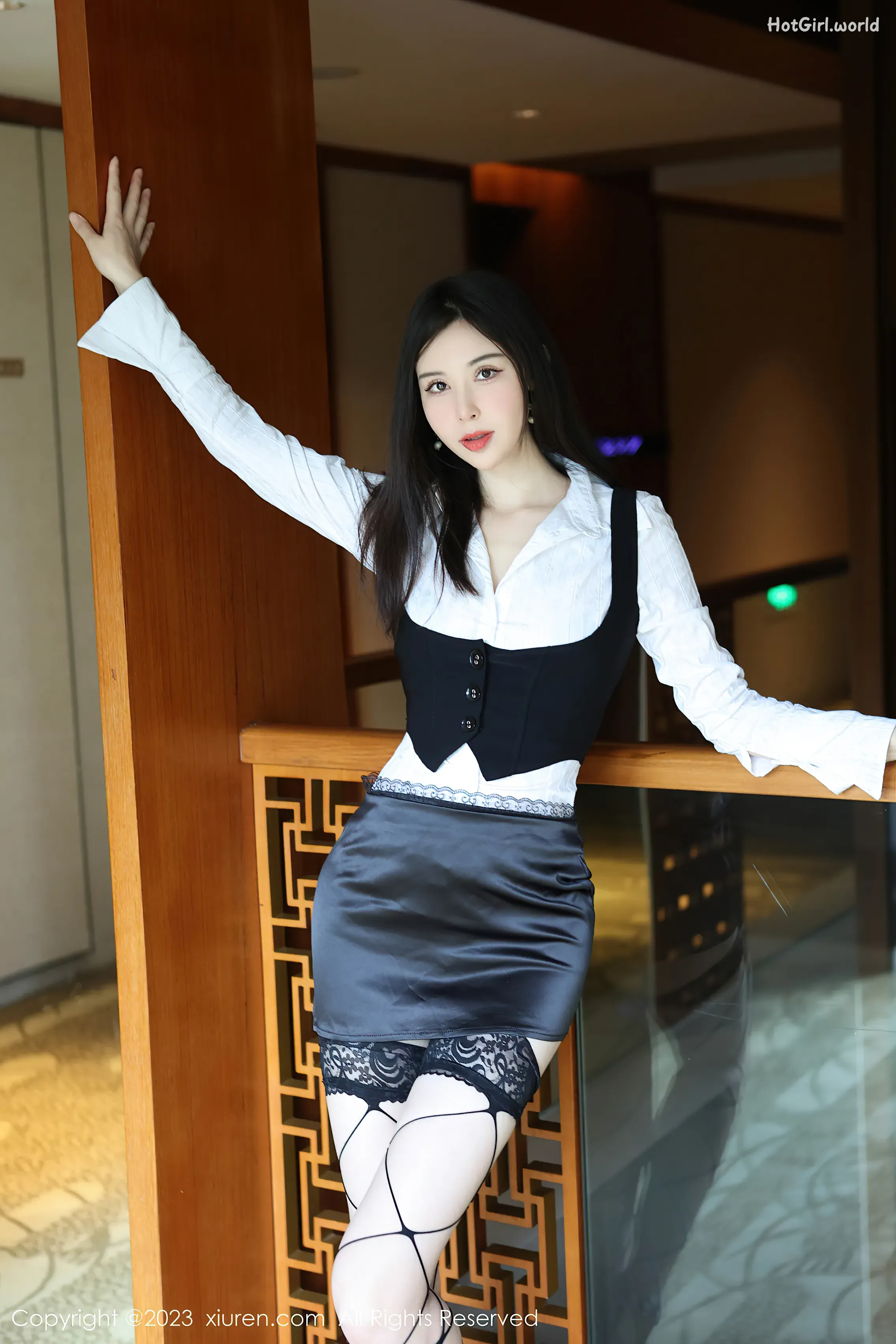 0001_hotgirl.world.webp