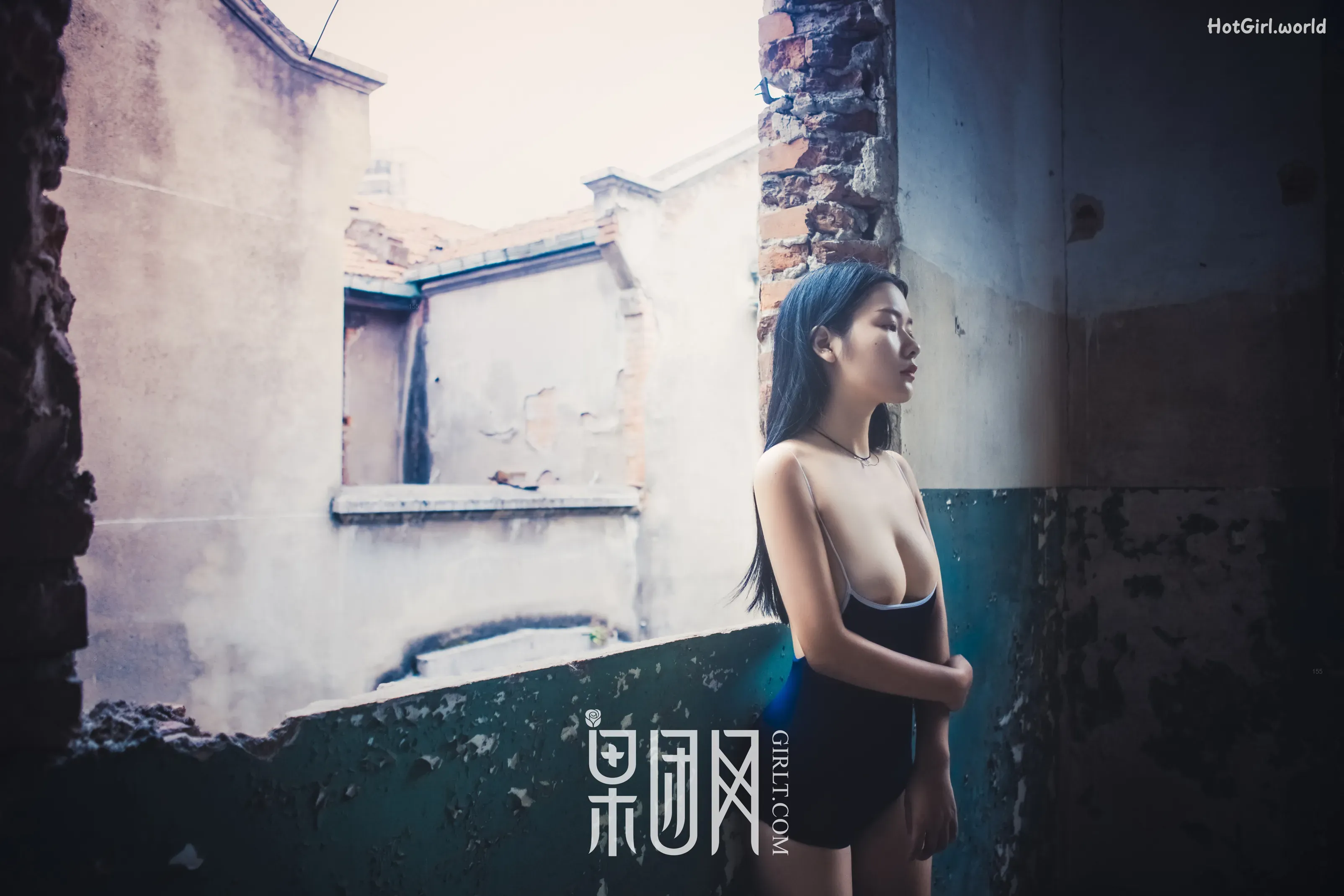 0002_hotgirl.world.webp