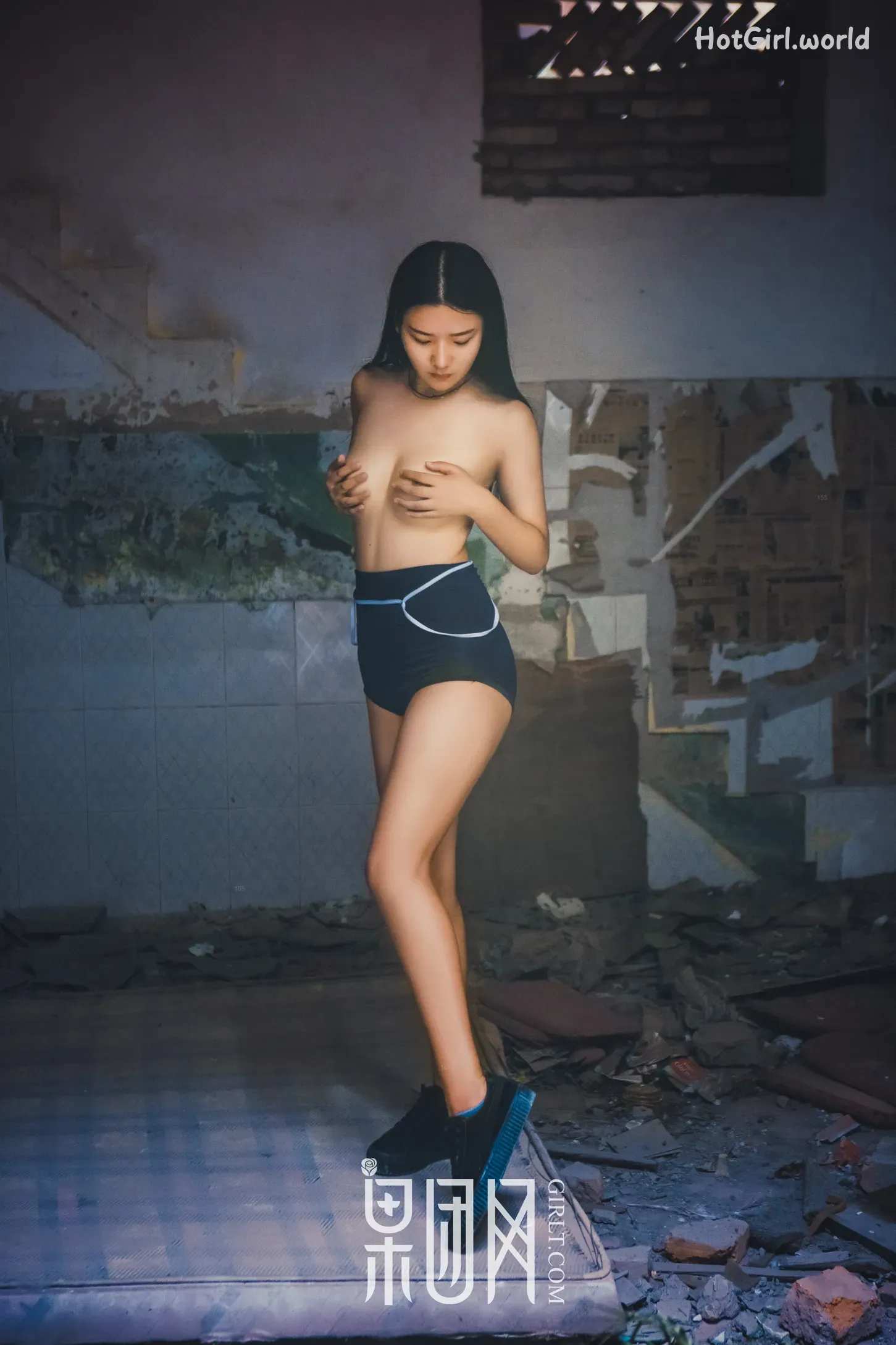 0090_hotgirl.world.webp