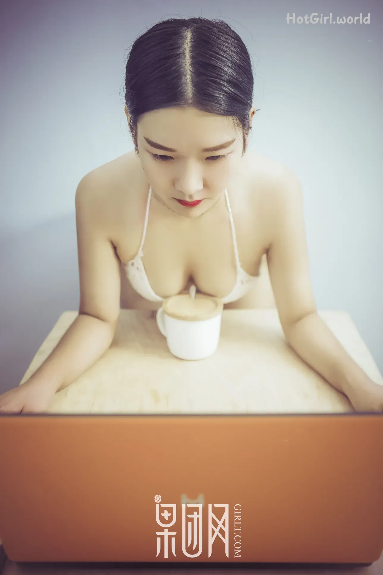 0001_hotgirl.world.webp