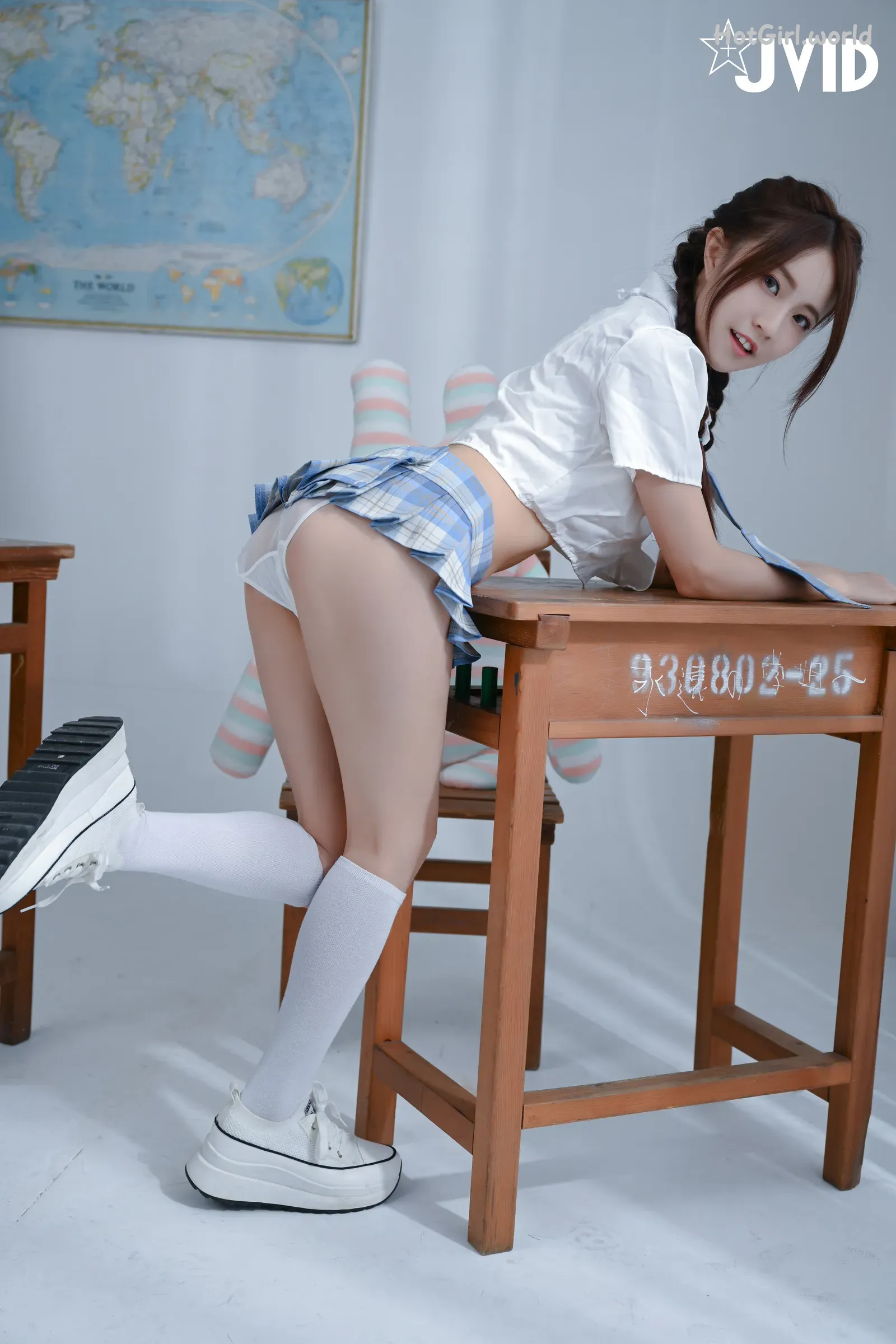 0055_hotgirl.world.webp