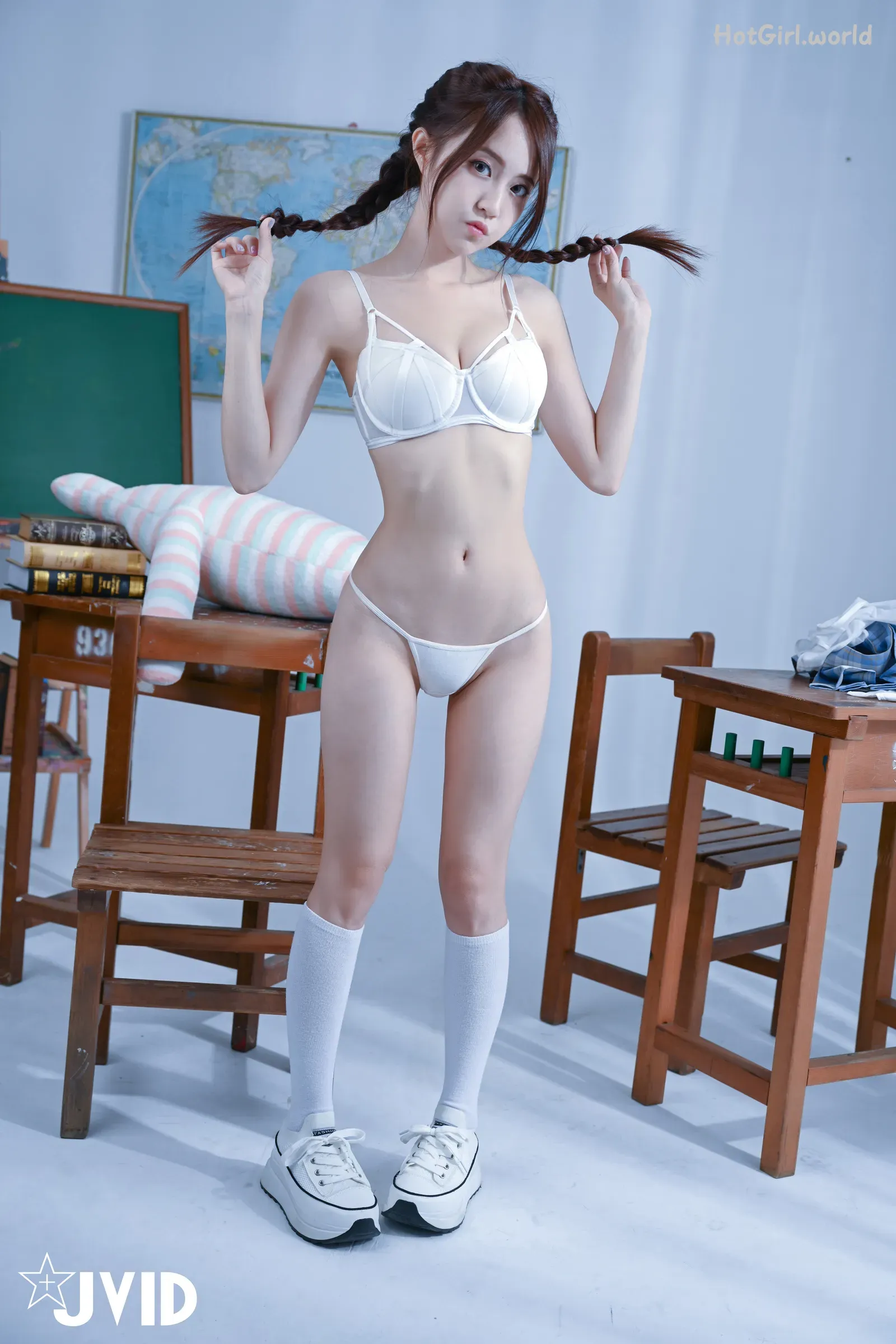 0077_hotgirl.world.webp