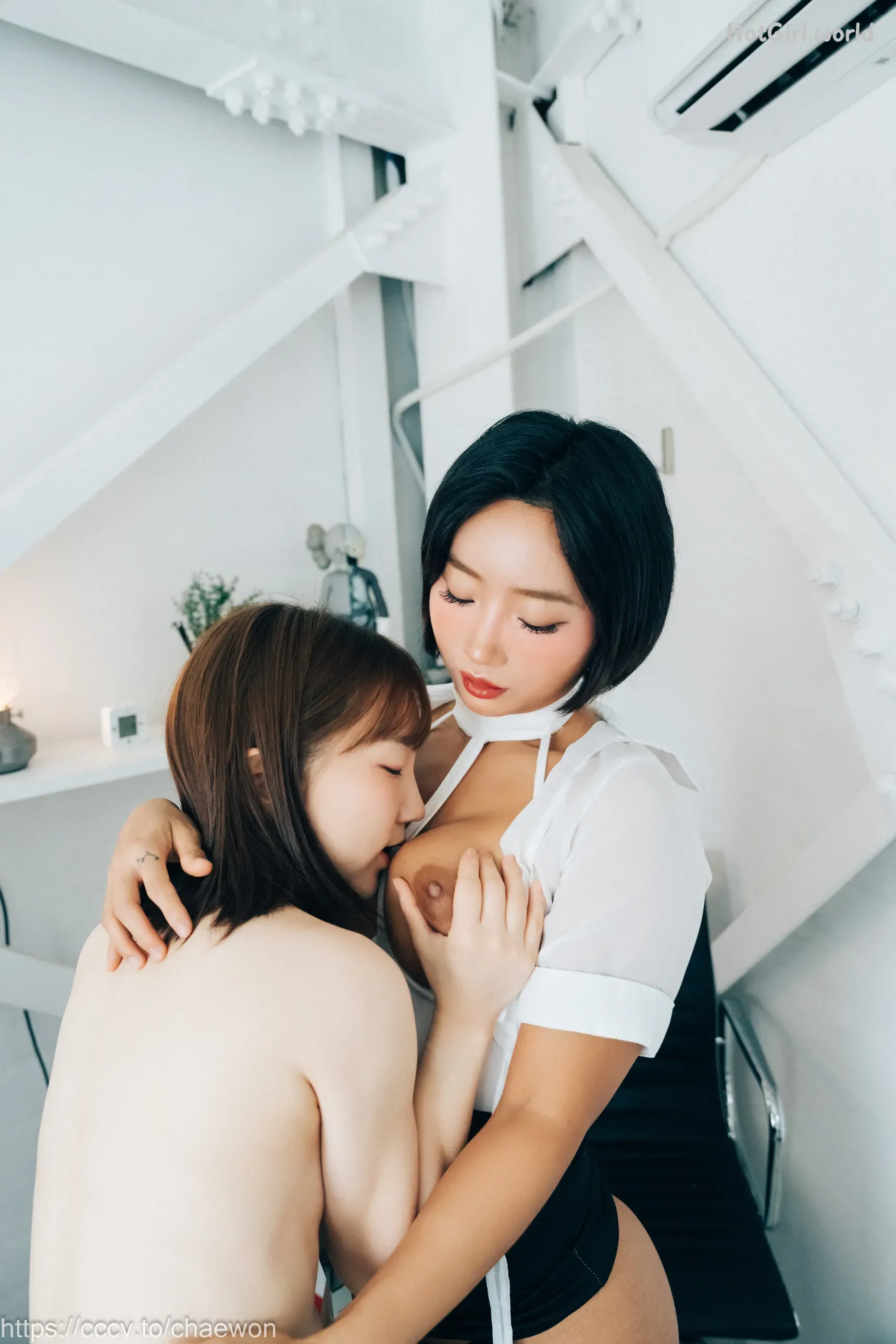 Loozy-Booty-Queen-x-Yeri-Office-Masters-hotgirl.world-085.webp