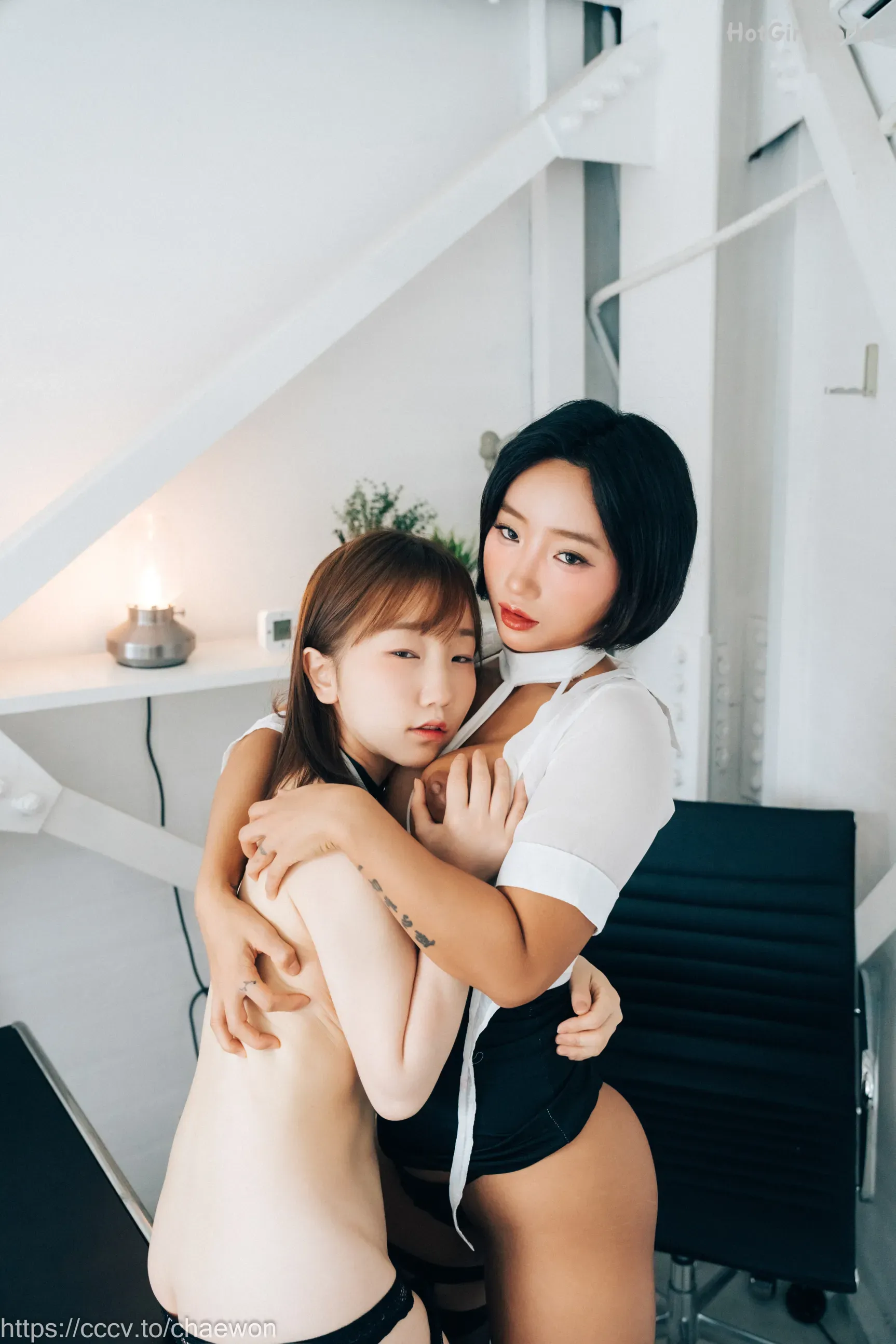 Loozy-Booty-Queen-x-Yeri-Office-Masters-hotgirl.world-090.webp