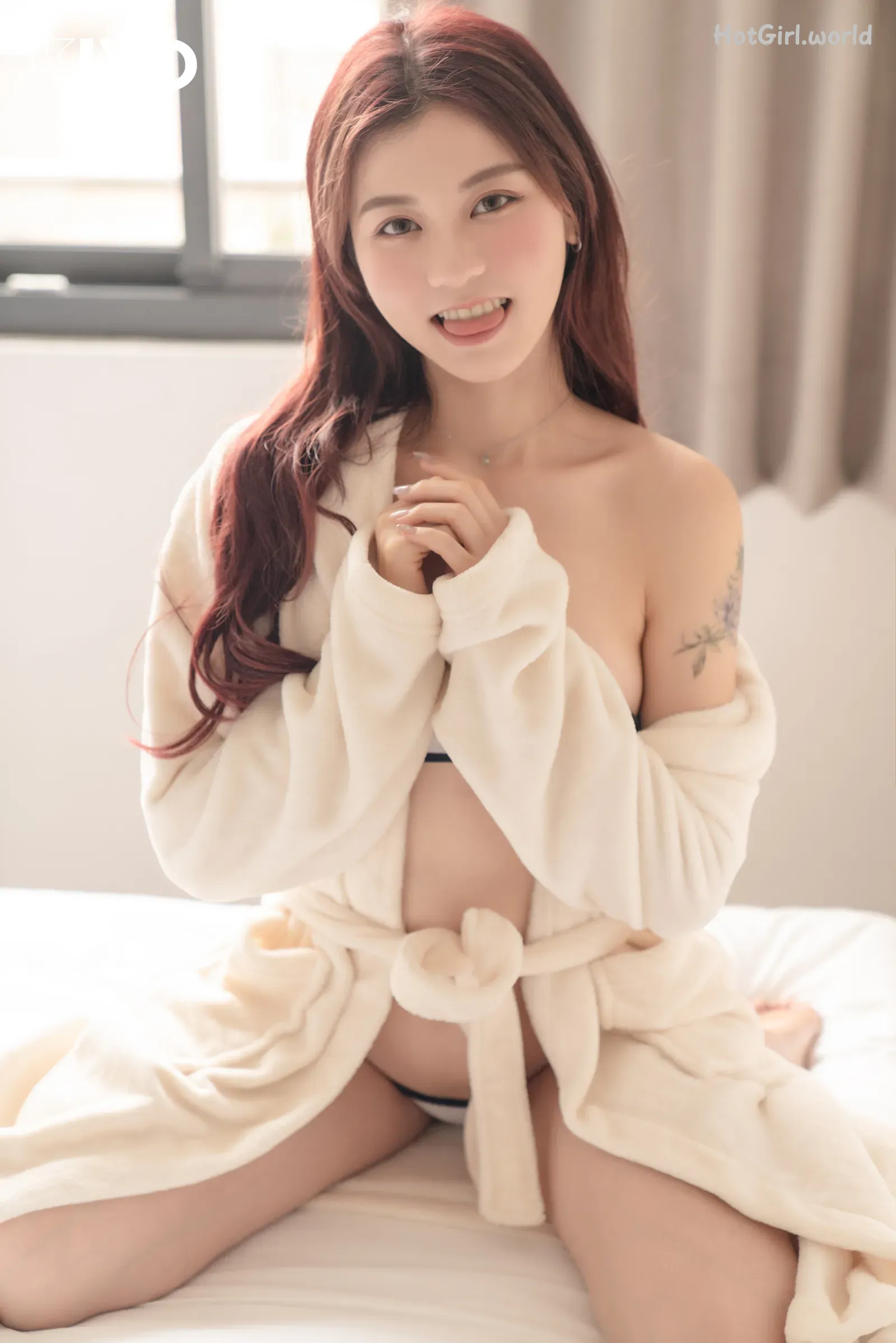 094_hotgirl.world.webp