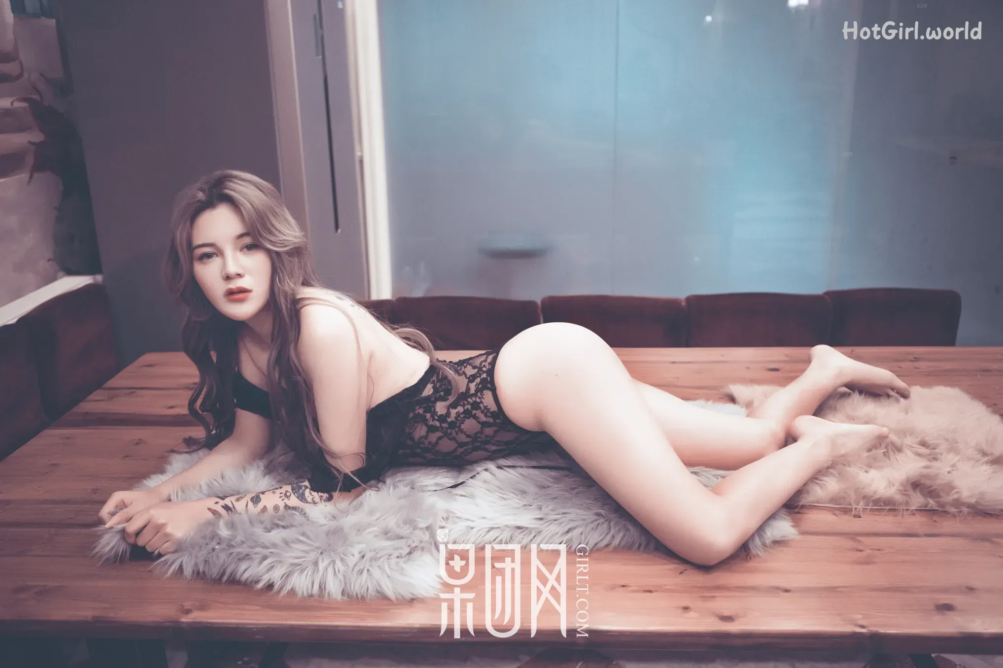 0003_hotgirl.world.webp