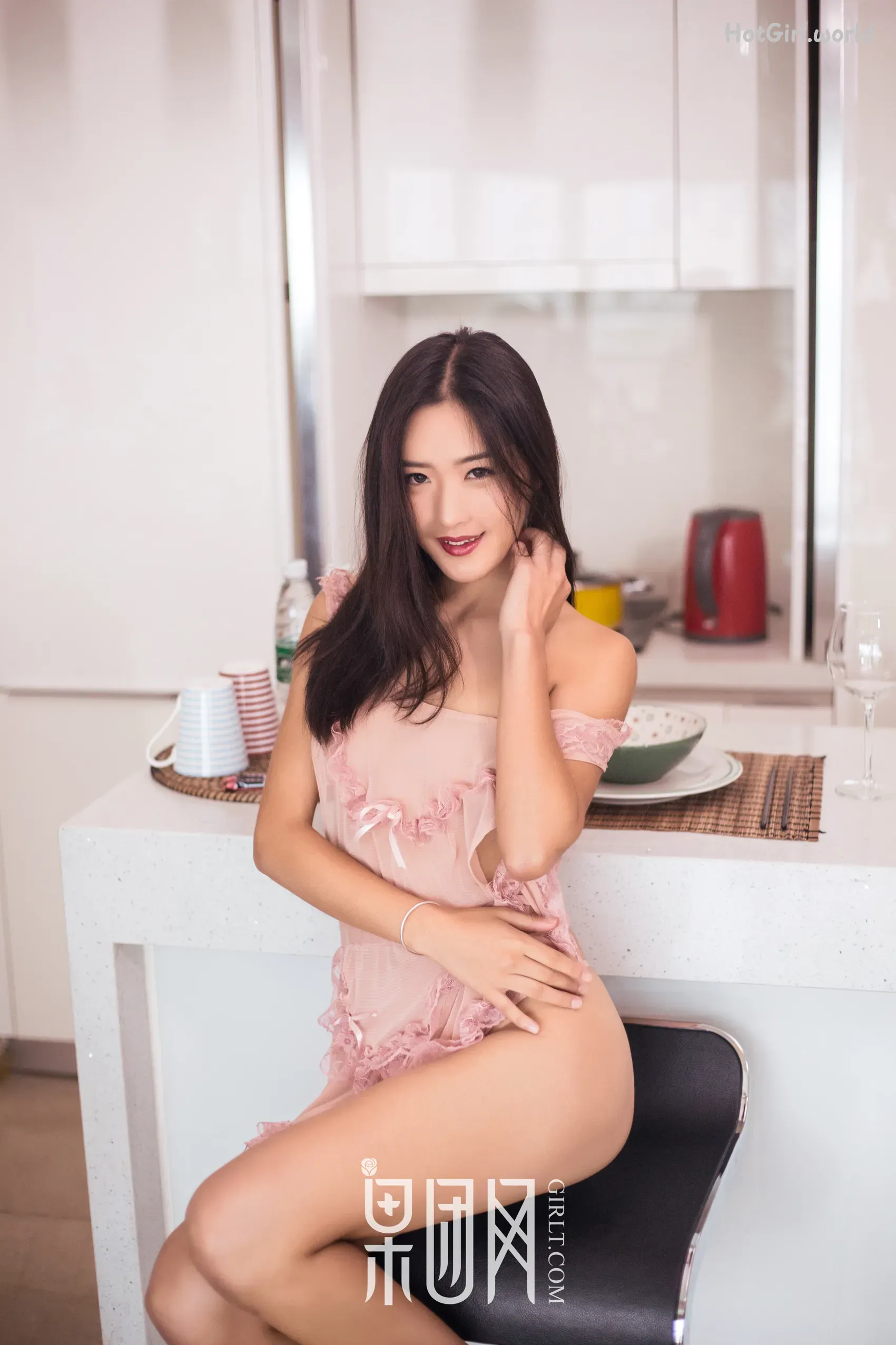 0001_hotgirl.world_hotgirl.world.webp